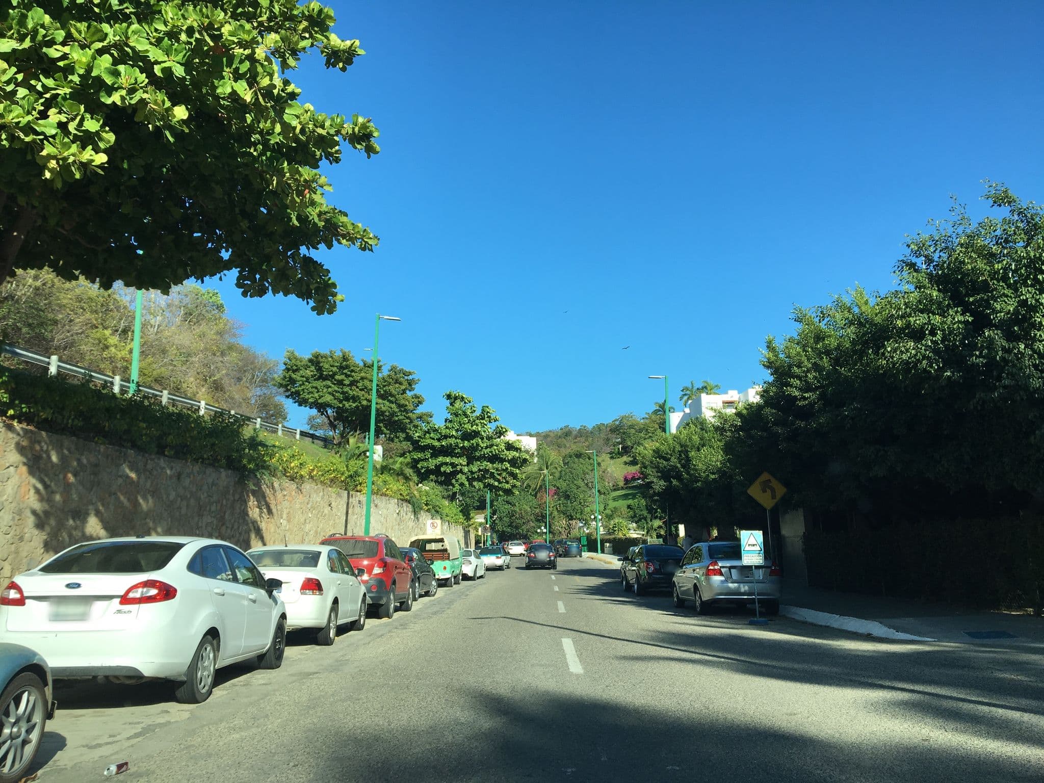 Street view near Secrets Resort And Spa, Crucecita — © ccossio (CC BY-SA · Mapillary)