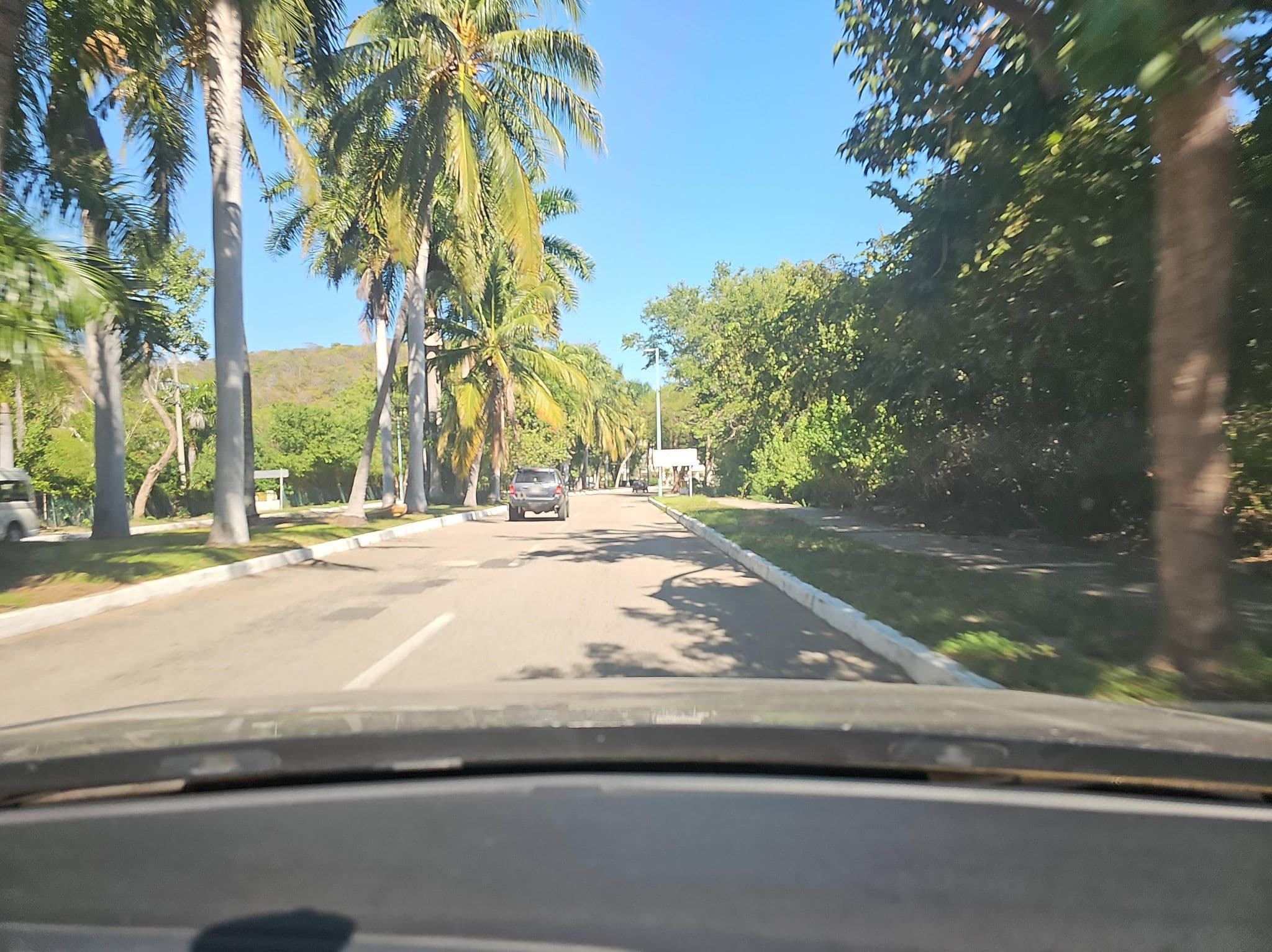 Street view near habitacion 3431, Crucecita — © ezaratemx (CC BY-SA · Mapillary)