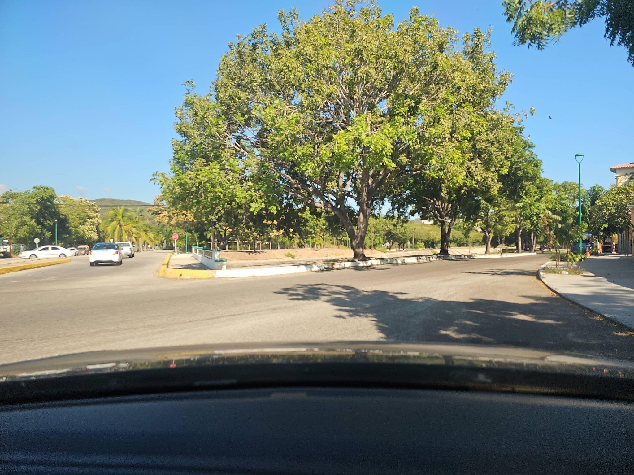 Street view near Hotel Náutica, Crucecita — © ezaratemx (CC BY-SA · Mapillary)