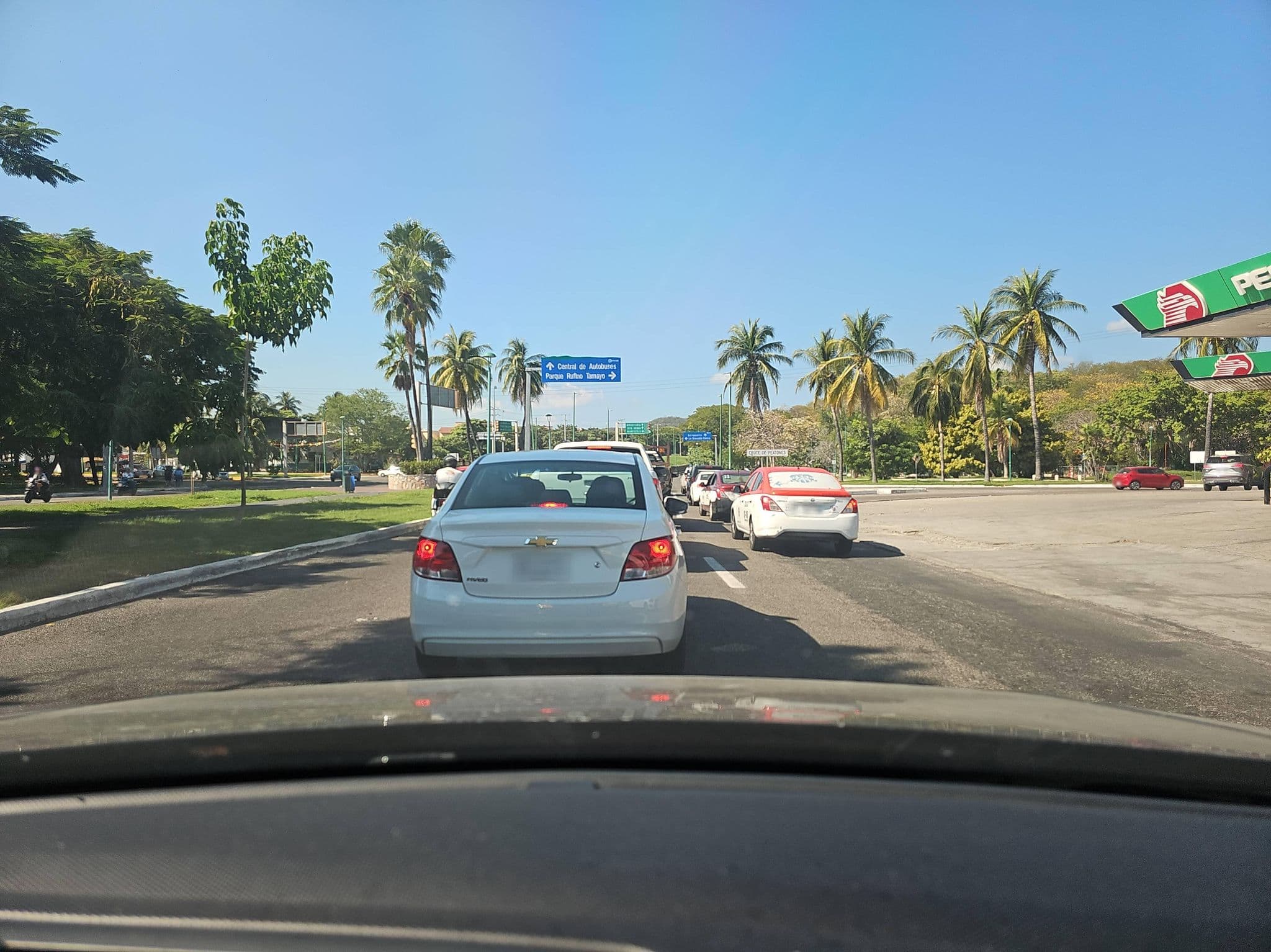 Street view near Hotel Binniguenda All Inclusive Huatulco, Crucecita — © ezaratemx (CC BY-SA · Mapillary)