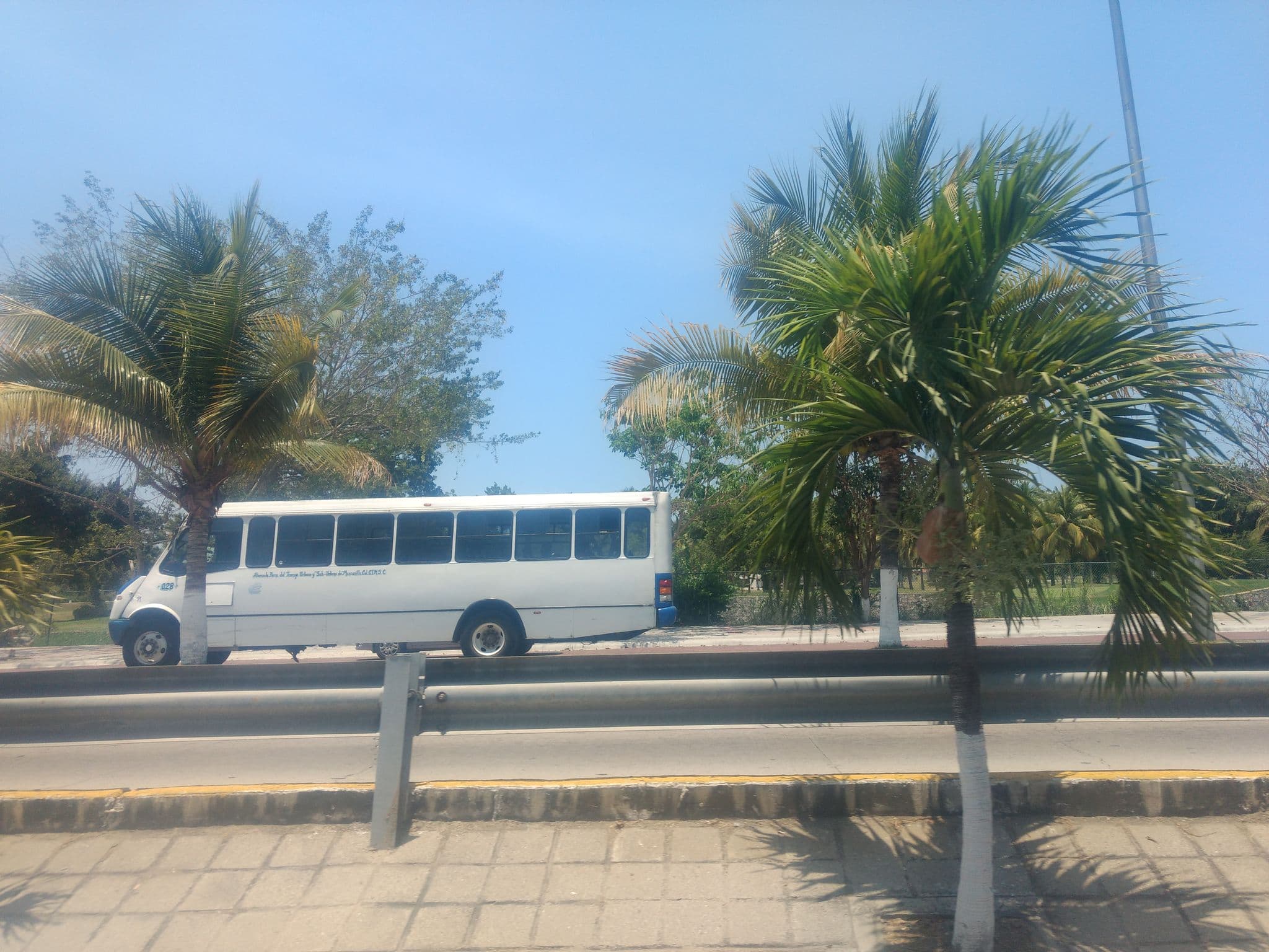 Street view near Santa Barbara, Manzanillo — © mapeadora (CC BY-SA · Mapillary)