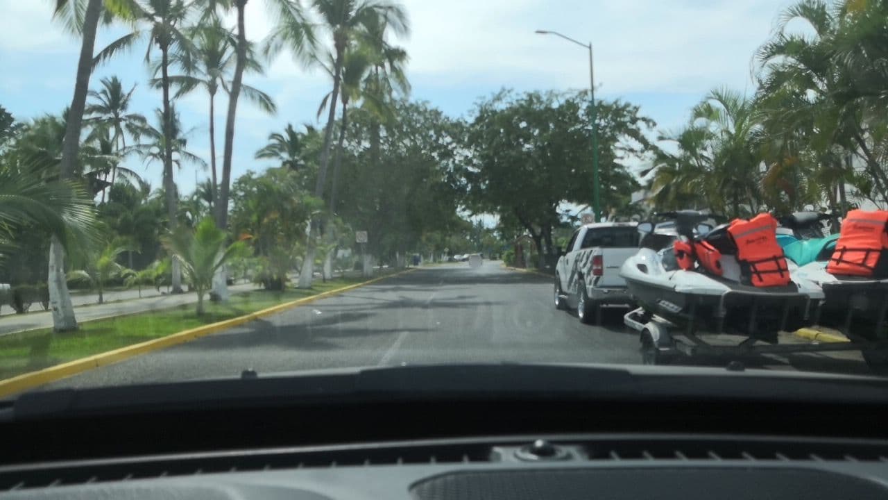 Street view near Los Crotos, Nuevo Vallarta — © oramire (CC BY-SA · Mapillary)