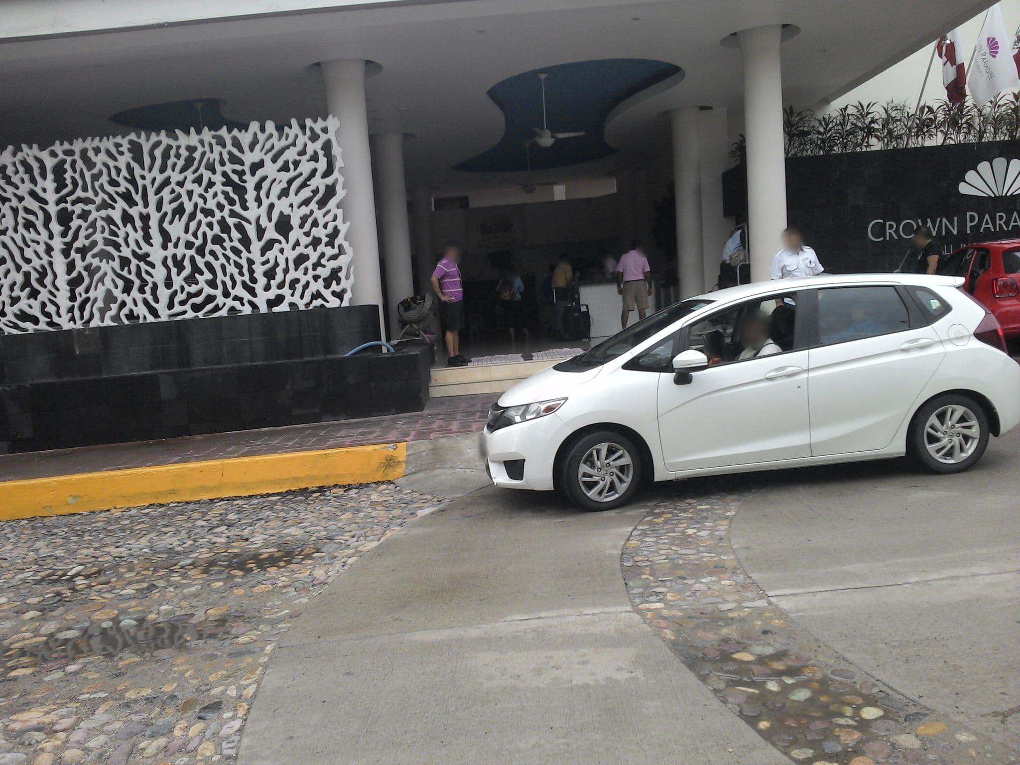 Street view near Crown Paradise Club Puerto Vallarta, Puerto Vallarta — © xe1gyp (CC BY-SA · Mapillary)