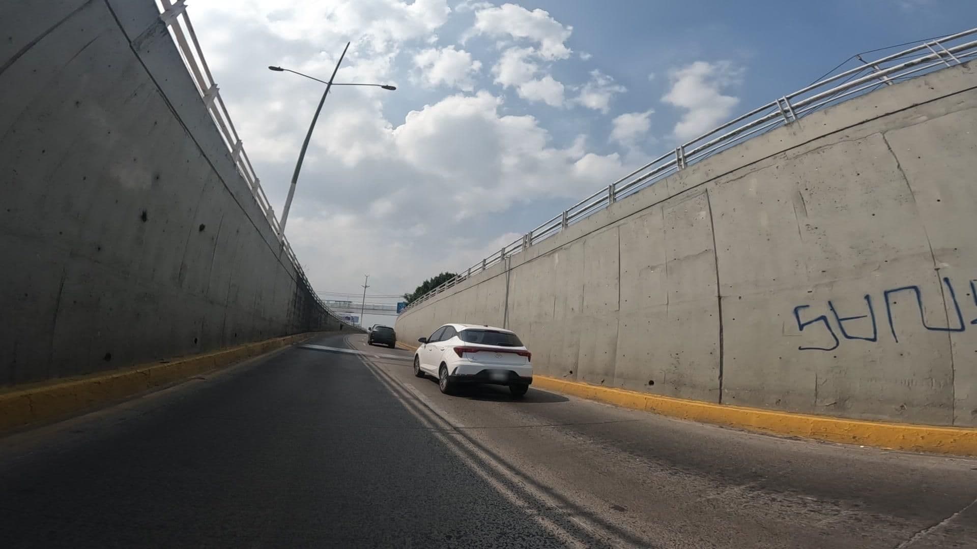 Street view near Kuboz Motor Hotel, Zapopan2 — © danielpc (CC BY-SA · Mapillary)