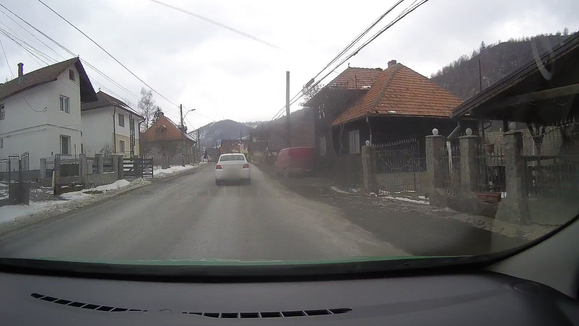 Street view near Casa Ernst, Moieciu de Jos — © tavi (CC BY-SA · Mapillary)