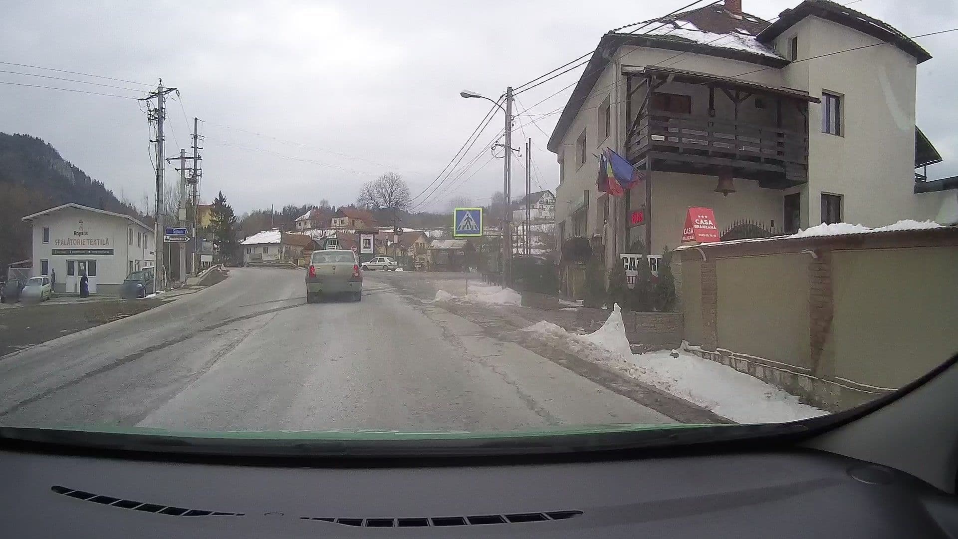 Street view near Pensiunea Casa Brăneană, Bran — © tavi (CC BY-SA · Mapillary)