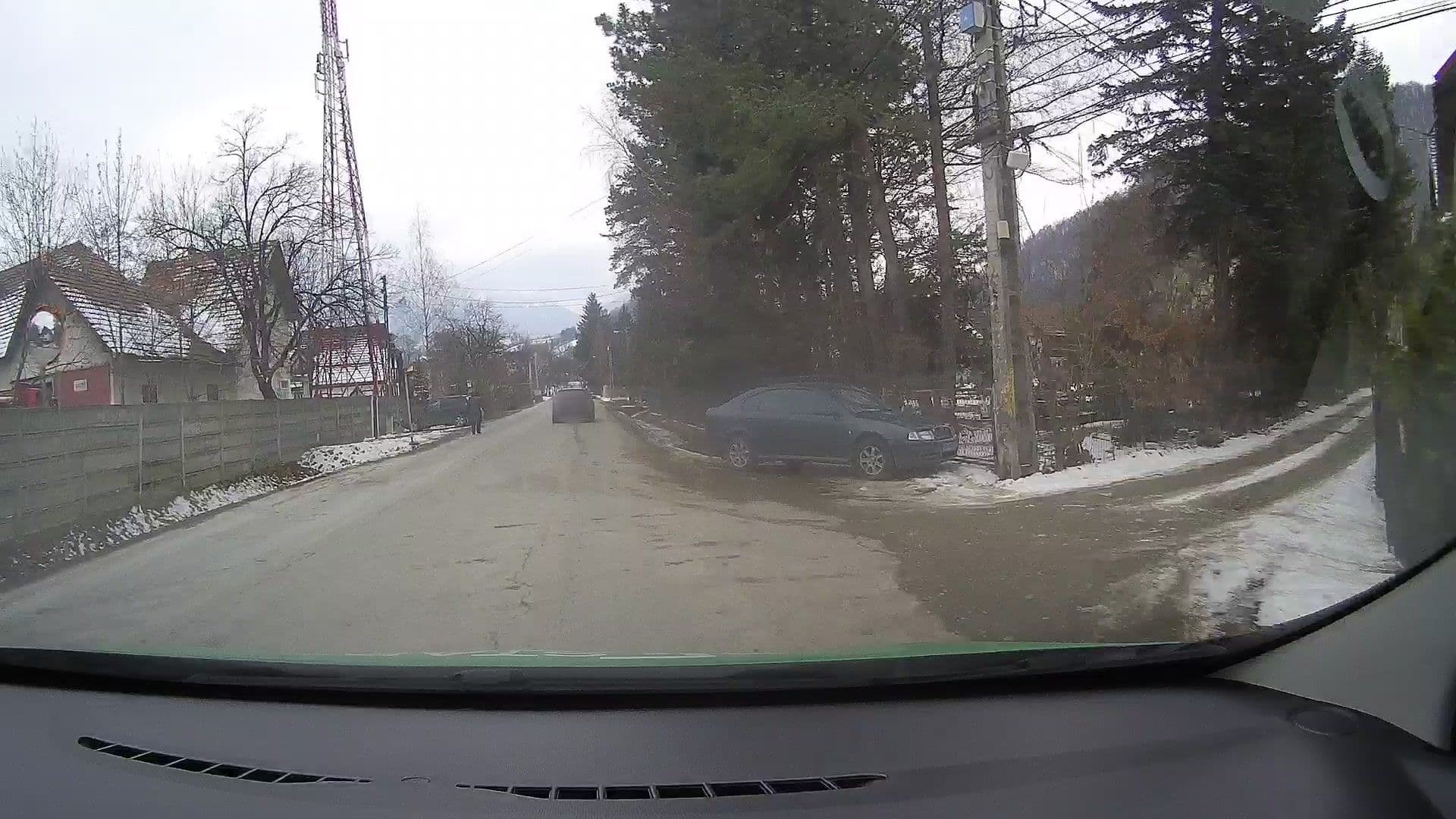 Street view near Pensiunea Florentina, Bran — © tavi (CC BY-SA · Mapillary)