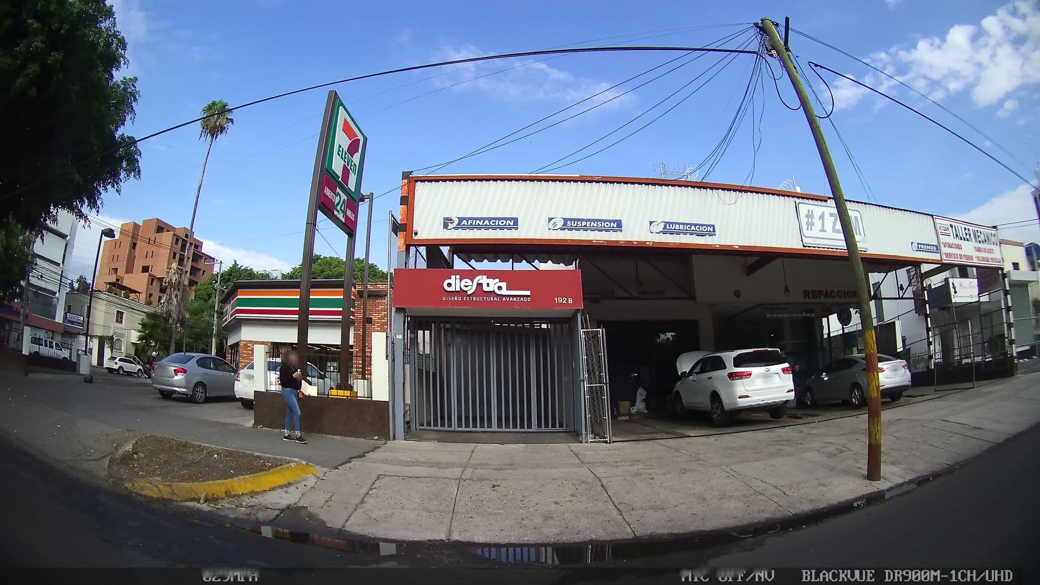 Street view near Hotel Casa Madonna - La Providence, Guadalajara — © kaart_1 (CC BY-SA · Mapillary)