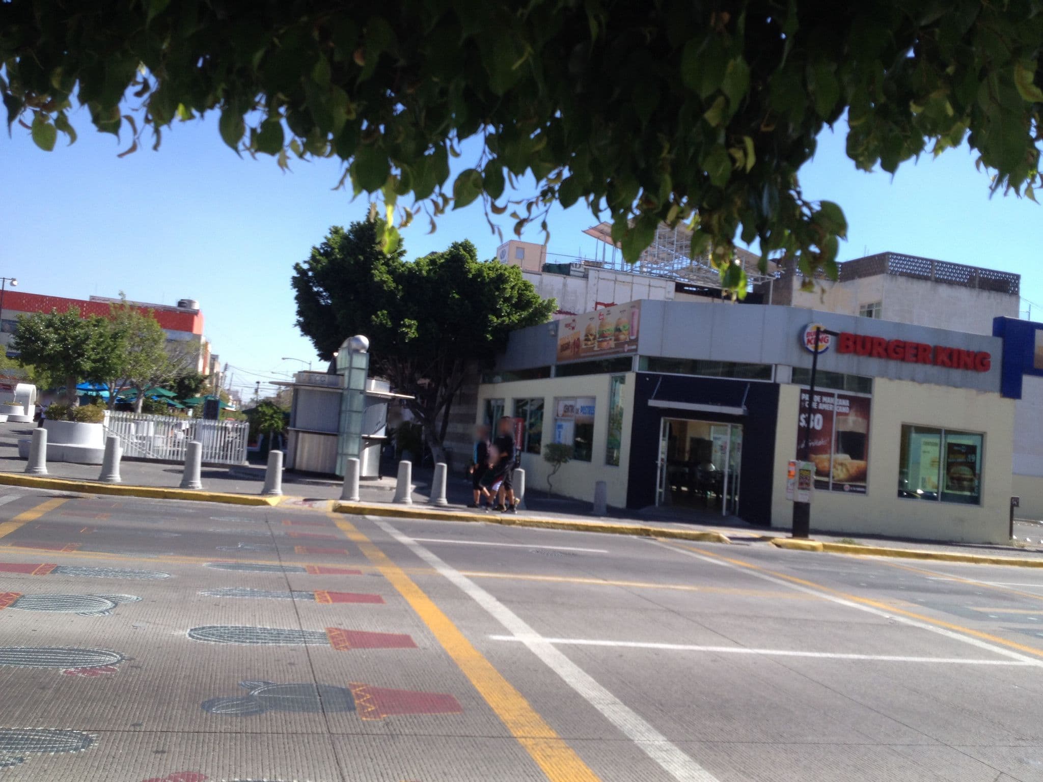 Street view near Operadora de Franquicias Alsea, Guadalajara — © 1saac (CC BY-SA · Mapillary)
