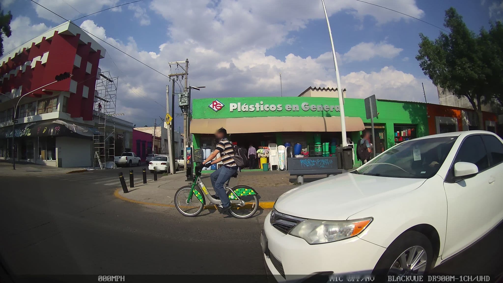 Street view near Reno Equipo en Acero Inoxidable, Guadalajara — © kaart_1 (CC BY-SA · Mapillary)