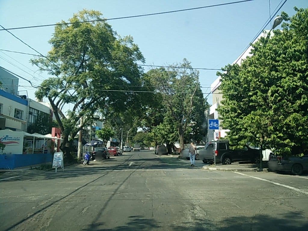 Street view near Estudio Hollywood, Guadalajara — © ccossio (CC BY-SA · Mapillary)
