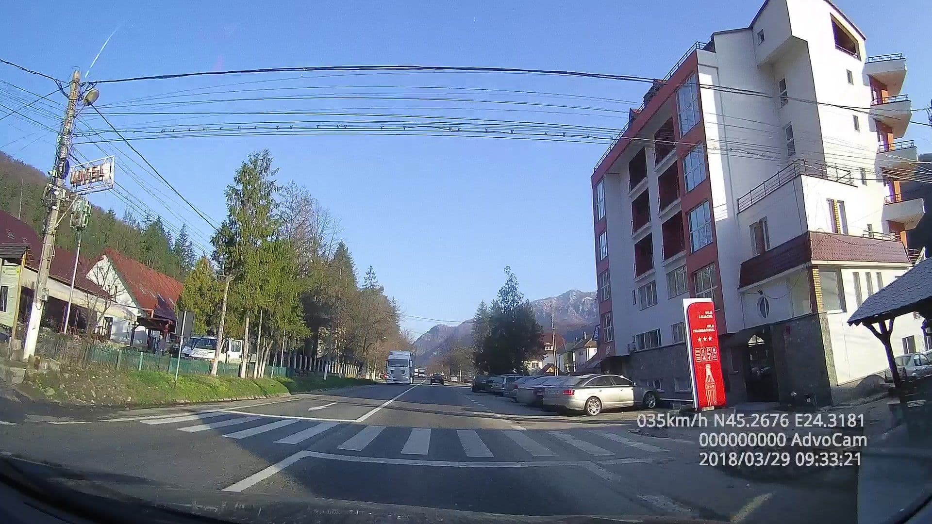 Street view near Vila Liliacul, Jiblea Veche — © tavi (CC BY-SA · Mapillary)