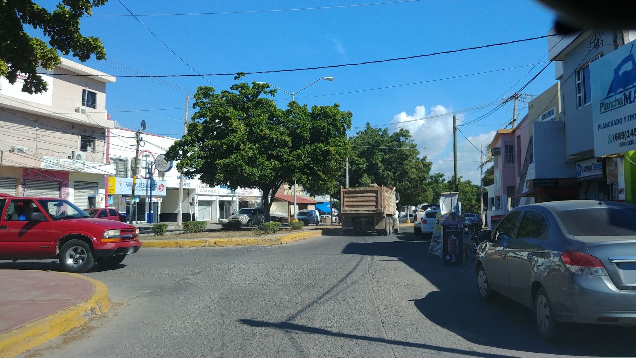 Street view near Azul Arena, Mazatlán — © mpassarelli (CC BY-SA · Mapillary)