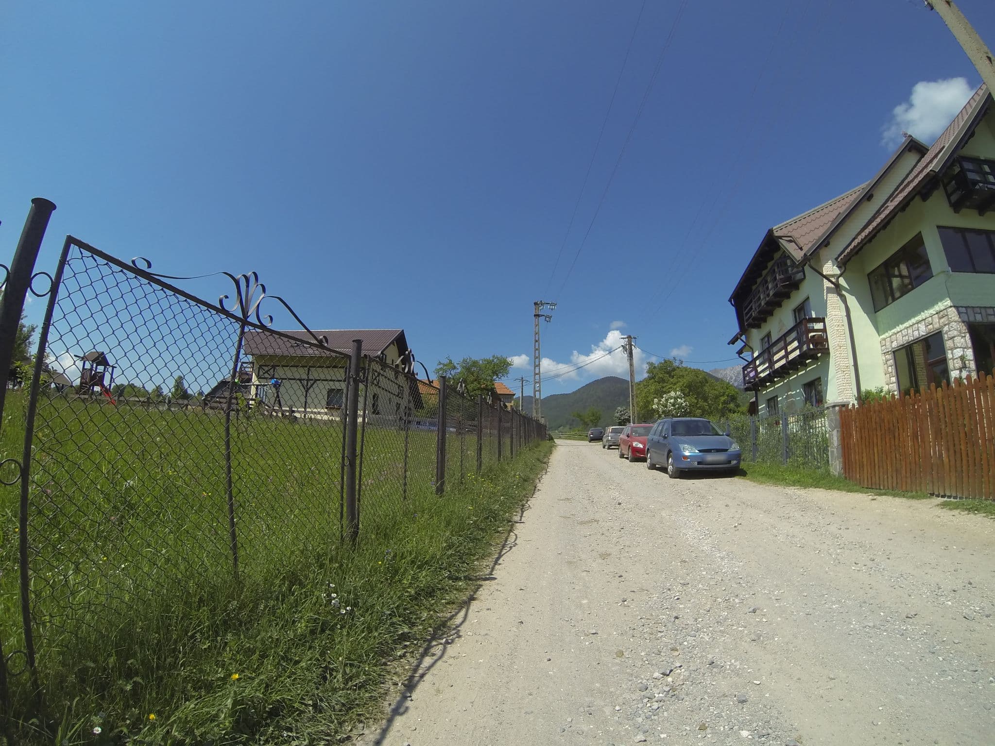 Street view near Pensiunea Nea Marin, Moieciu de Jos — © deeeznuuuts (CC BY-SA · Mapillary)