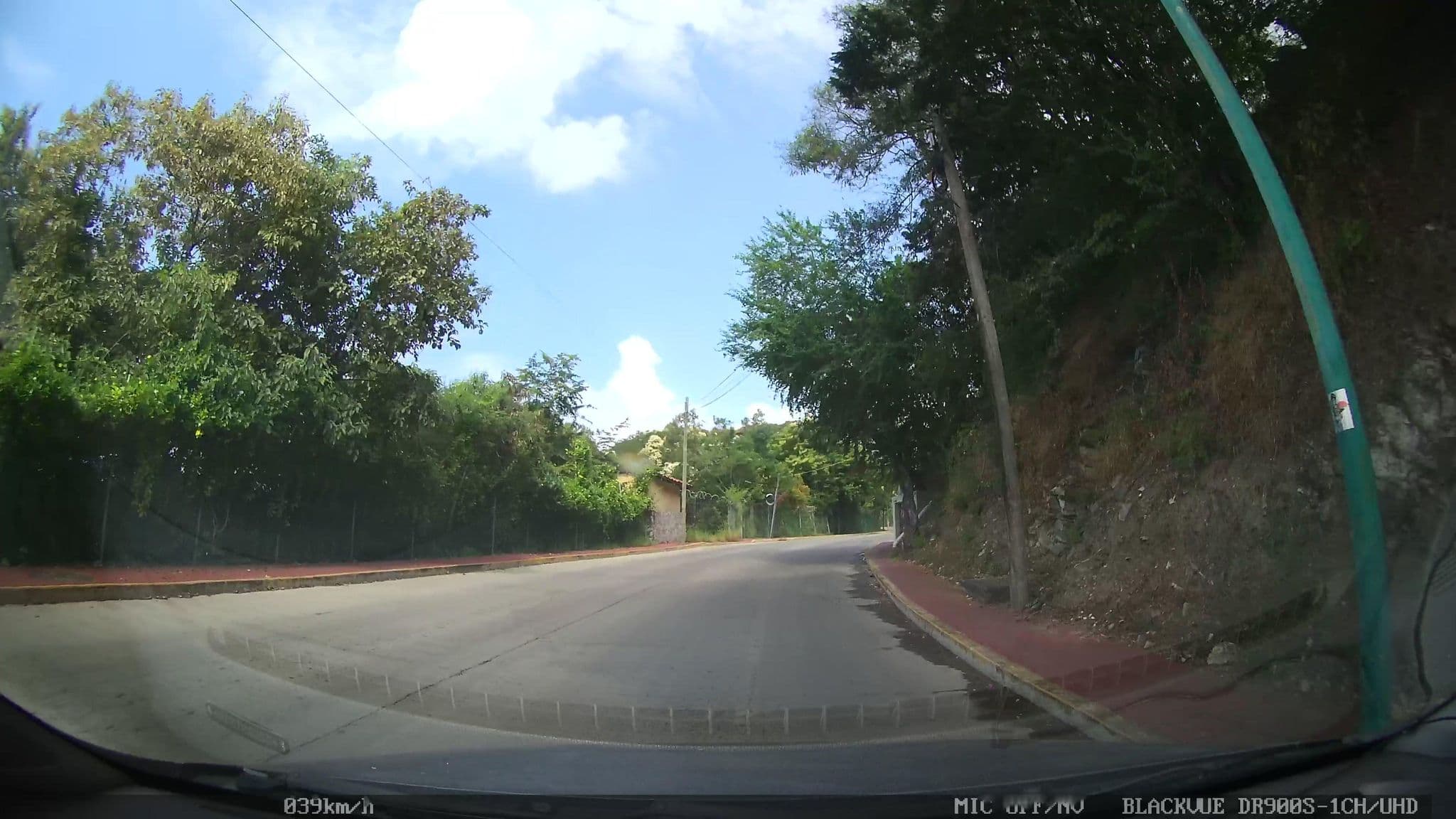 Street view near La Villa Luz, Ixtapa-Zihuatanejo — © nicovargas (CC BY-SA · Mapillary)