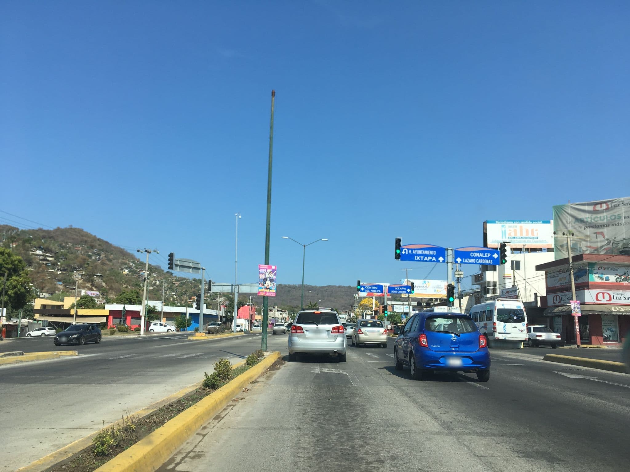 Street view near Cantotel, Ixtapa-Zihuatanejo — © nicovargas (CC BY-SA · Mapillary)