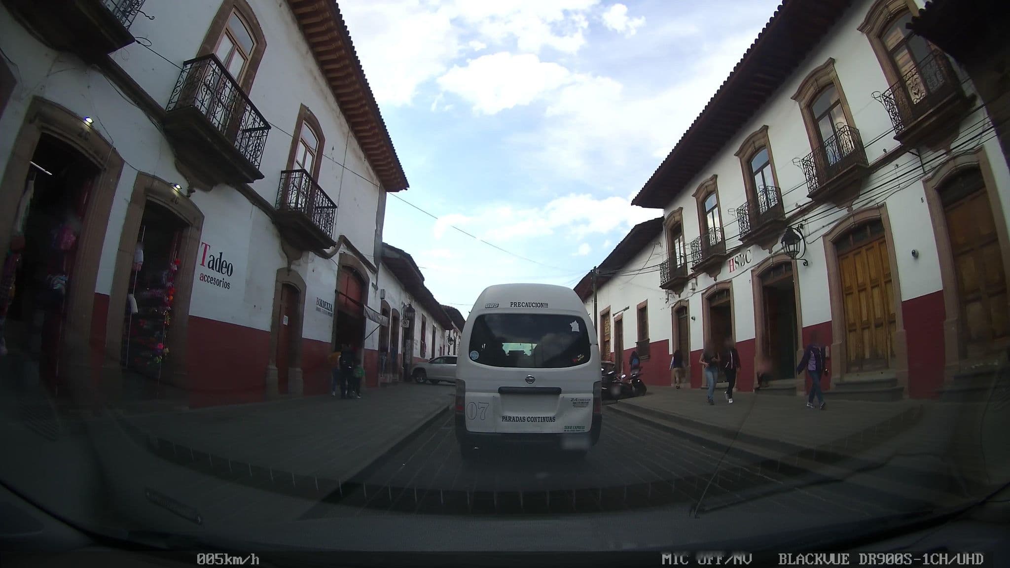 Street view near Hotel Paseo De Las Camelinas, Pátzcuaro — © nicovargas (CC BY-SA · Mapillary)