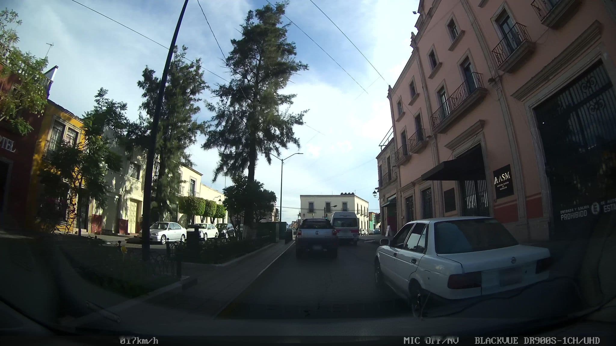 Street view near Morelia Imperial, Morelia — © nicovargas (CC BY-SA · Mapillary)