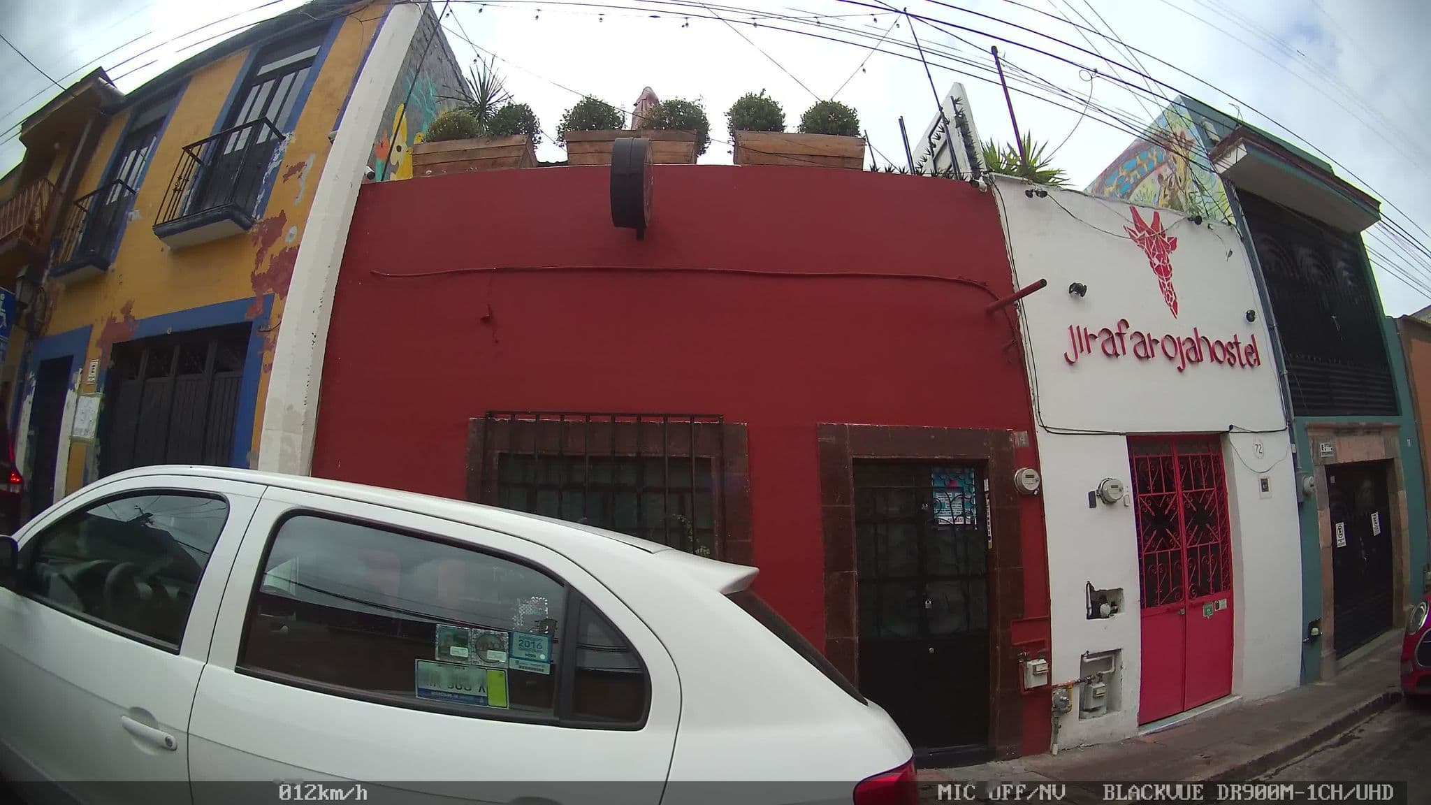 Street view near Monkey Safari Hostel, Santiago de Querétaro — © kaart_1 (CC BY-SA · Mapillary)