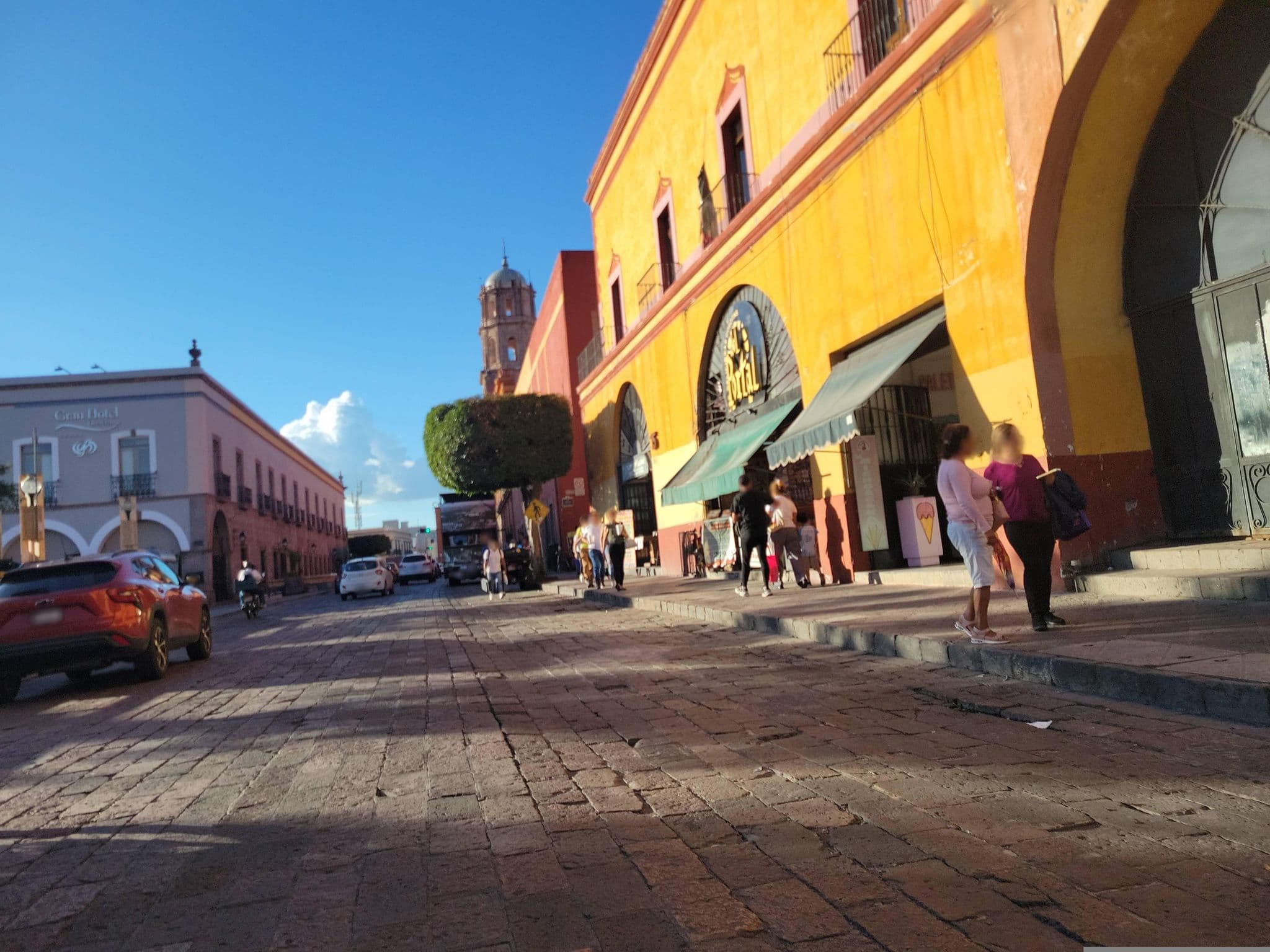 Street view near Gran Hotel de Querétaro, Santiago de Querétaro — © capNemo (CC BY-SA · Mapillary)