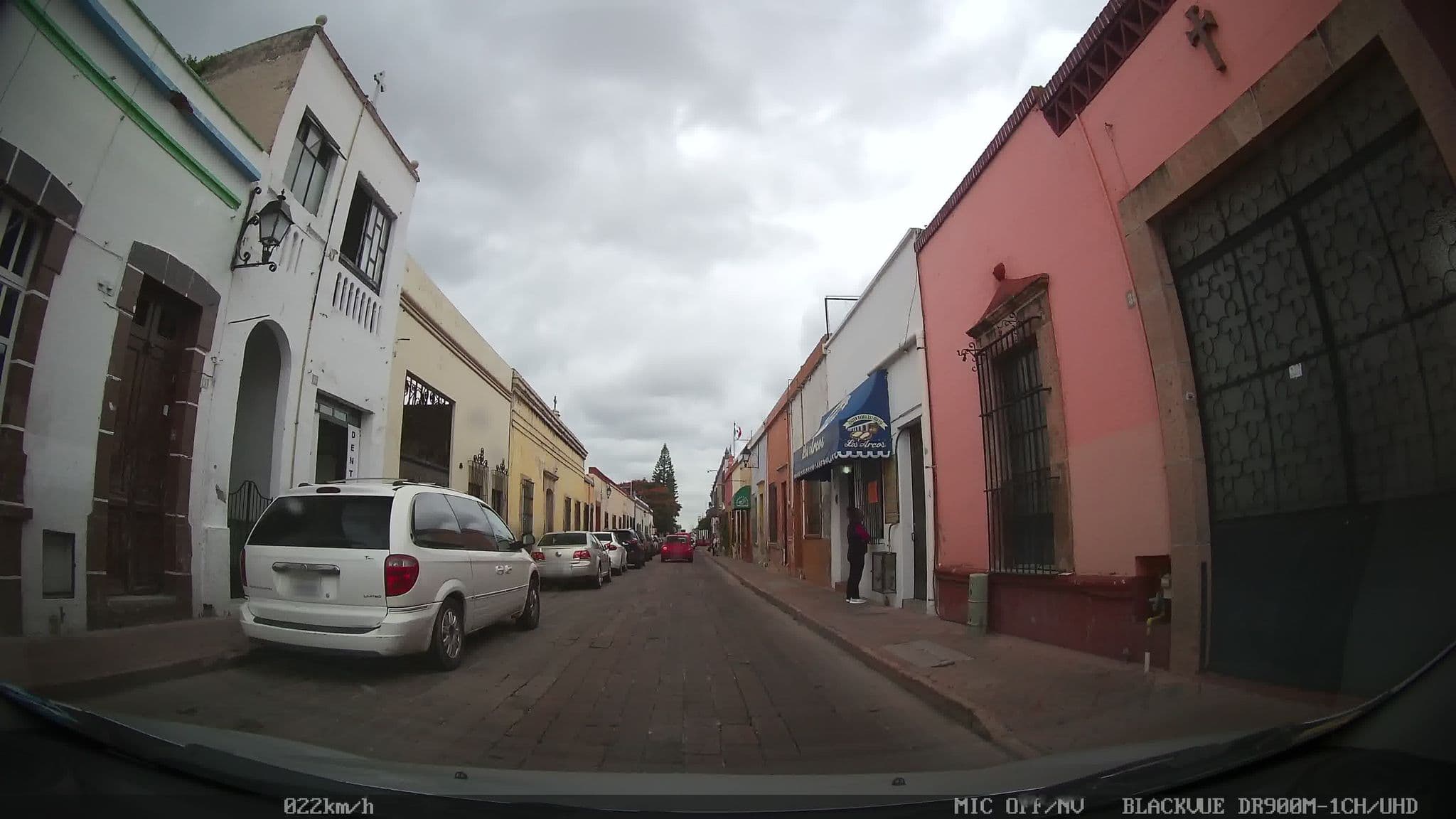 Street view near Casa Oxa Hotel, Santiago de Querétaro — © kaart_1 (CC BY-SA · Mapillary)