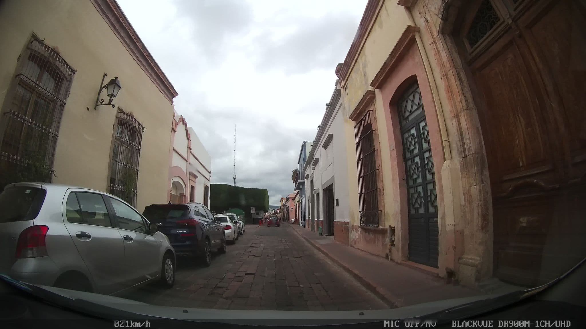 Street view near Morazul Hotel Boutique, Santiago de Querétaro — © kaart_1 (CC BY-SA · Mapillary)