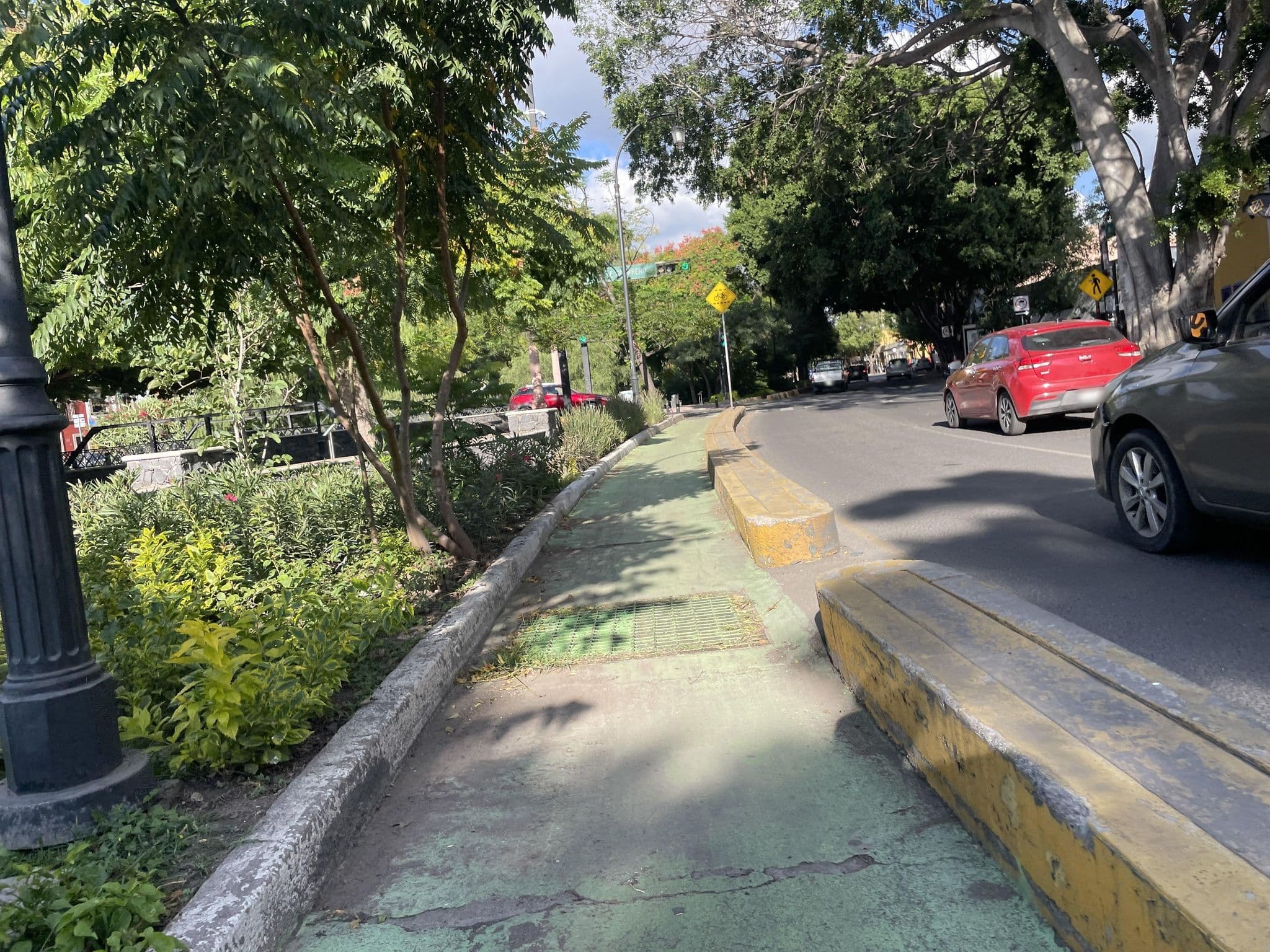 Street view near La Casona de las Flores, Santiago de Querétaro — © JLSilverio (CC BY-SA · Mapillary)