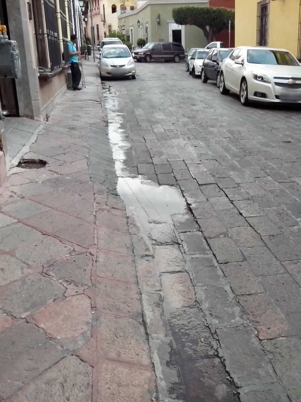 Street view near Hotel La Casa del Obispo, Santiago de Querétaro — © jese_mx (CC BY-SA · Mapillary)