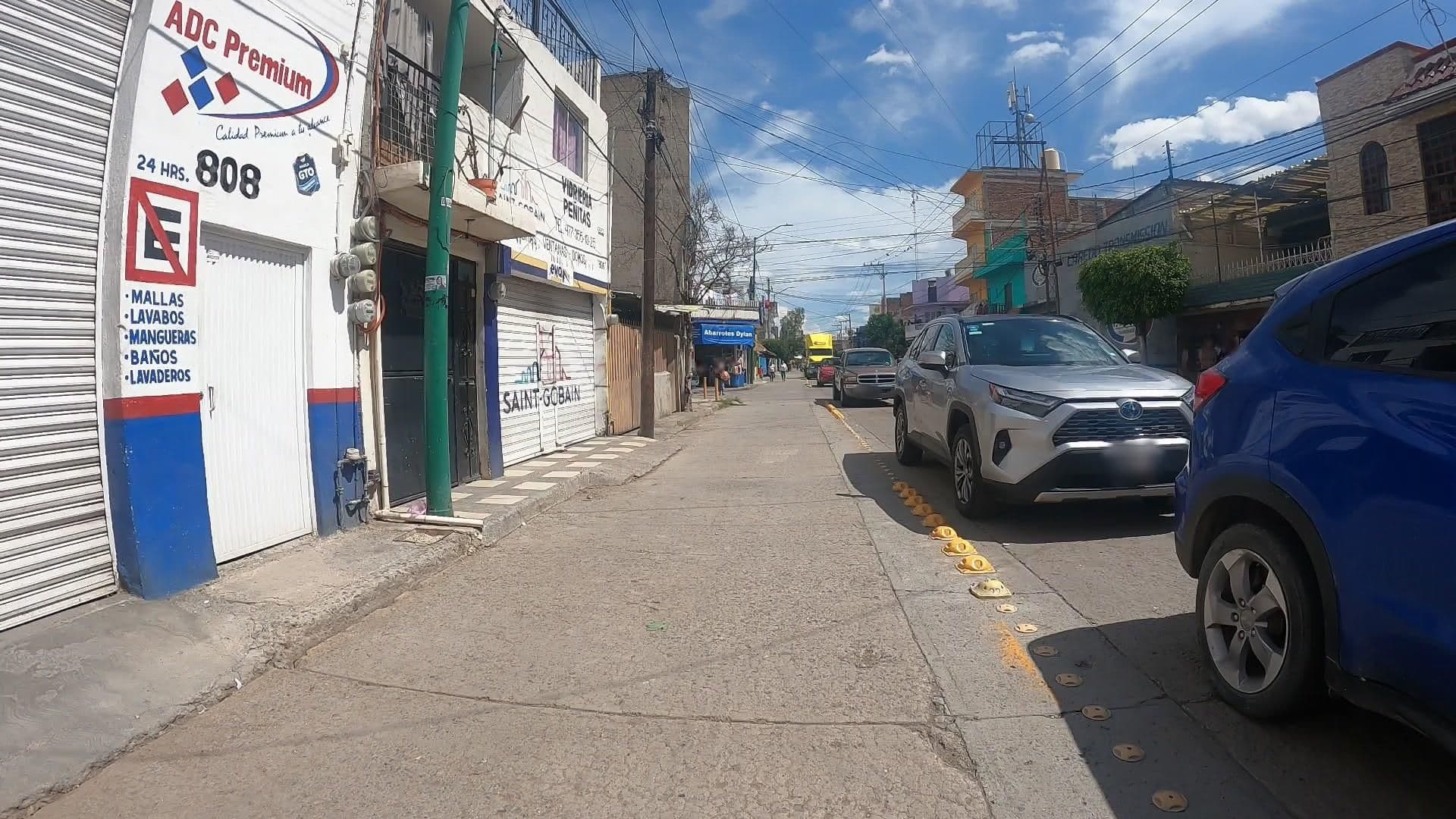 Street view near Eurotel Relax, León de los Aldama — © Sandia_urbnbkr (CC BY-SA · Mapillary)