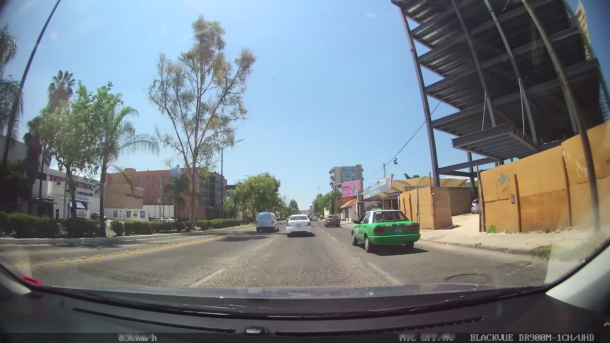 Street view near Hotel Noite, León de los Aldama — © kaart_3 (CC BY-SA · Mapillary)