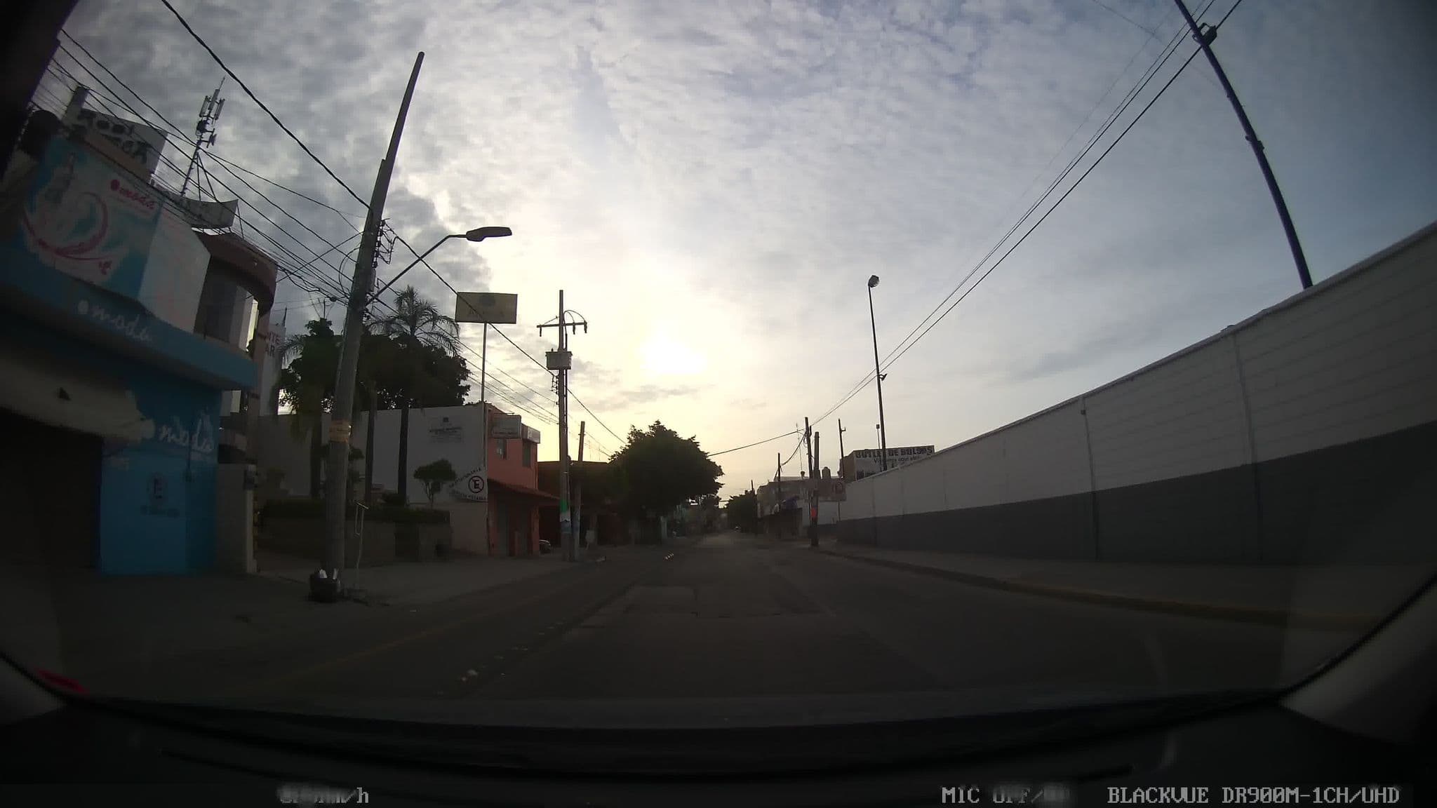 Street view near Hotel Abraham, León de los Aldama — © kaart_3 (CC BY-SA · Mapillary)