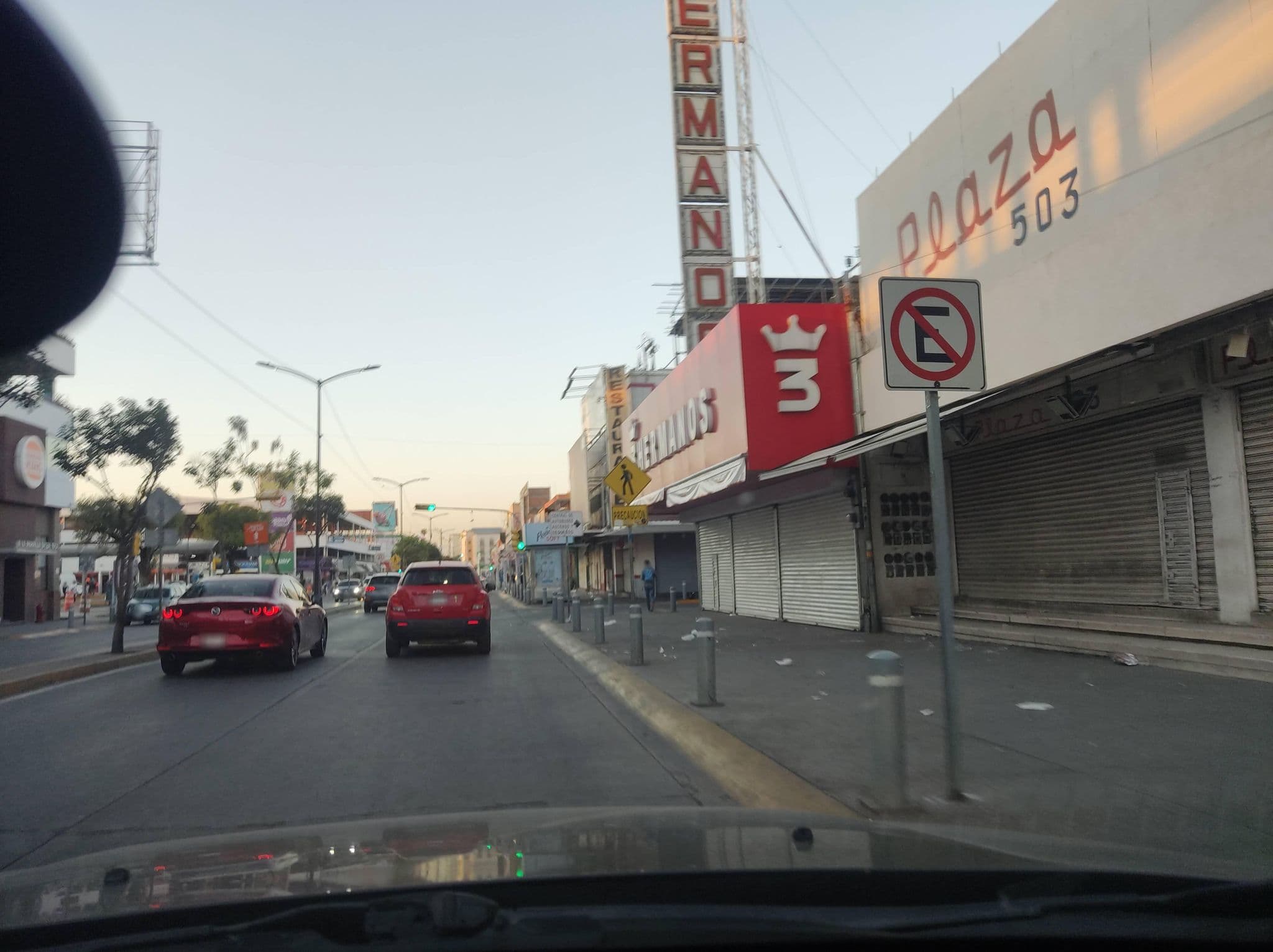 Street view near Hotel D Reyes, León de los Aldama — © oramire (CC BY-SA · Mapillary)
