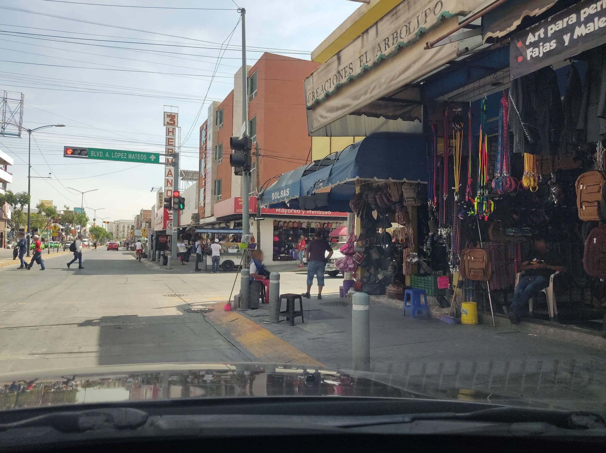 Street view near hotel nueva zelanda, León de los Aldama — © oramire (CC BY-SA · Mapillary)