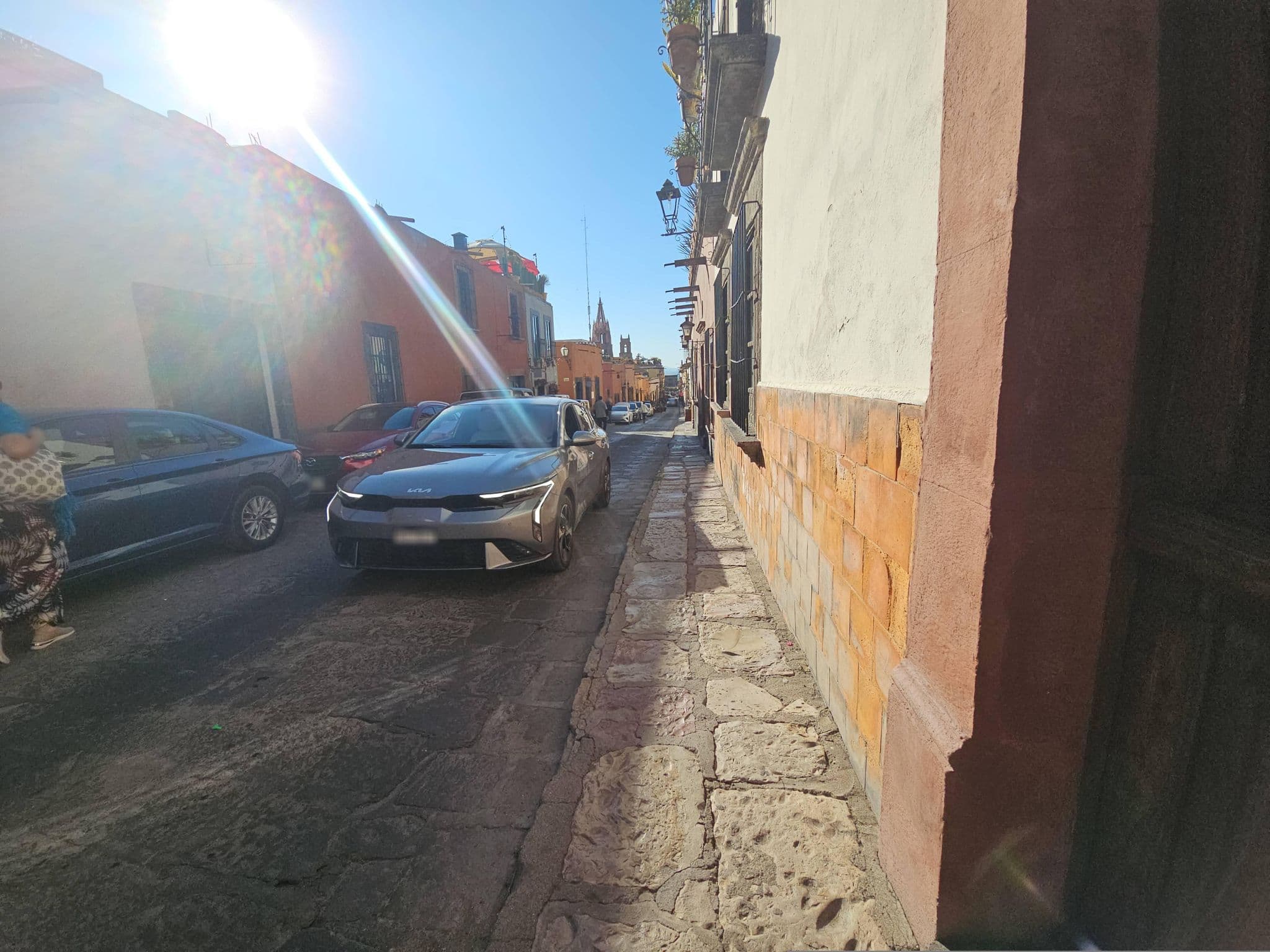 Street view near Casa Tres Cervezas, San Miguel de Allende — © toebee (CC BY-SA · Mapillary)
