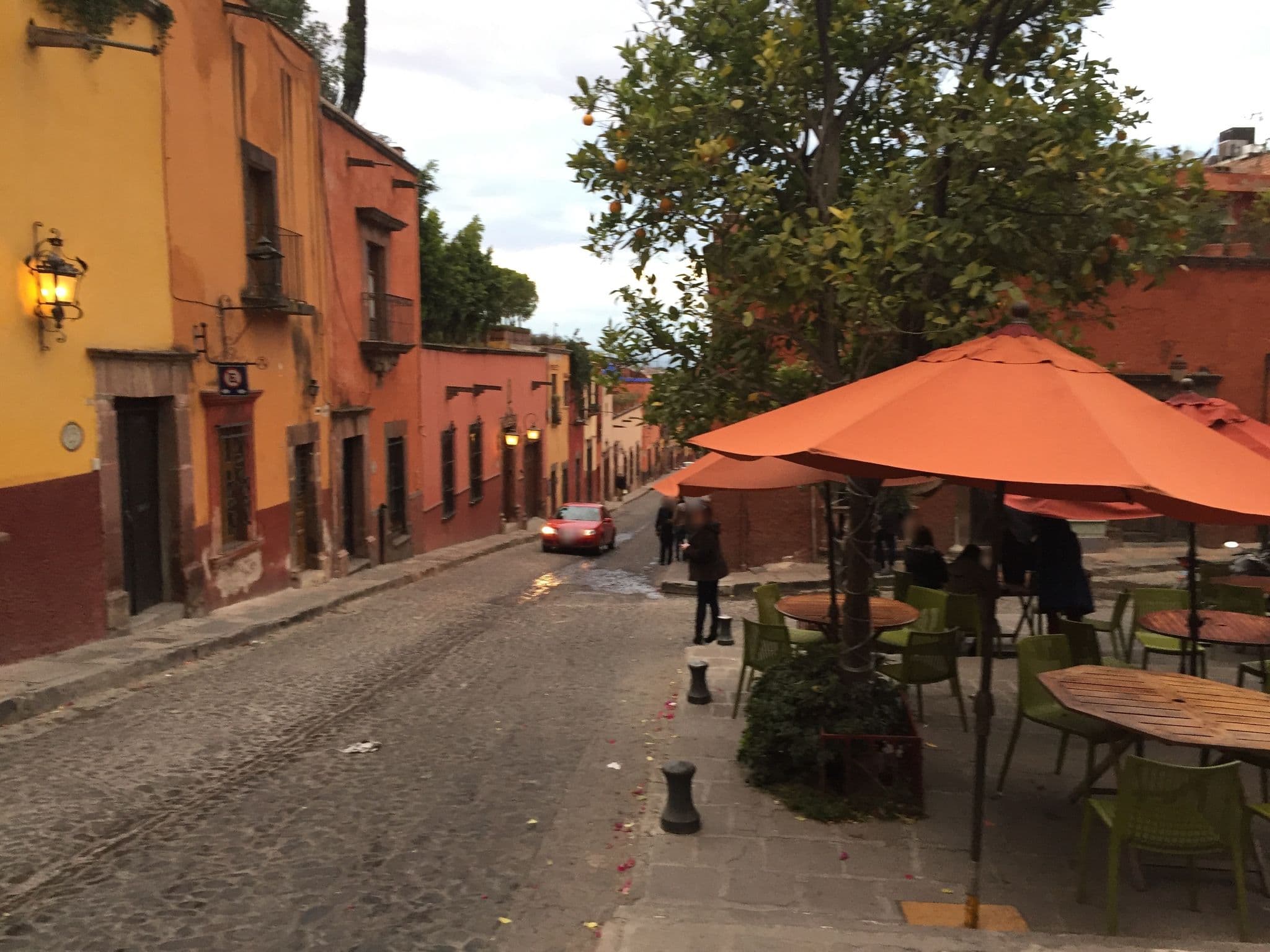 Street view near Calidad en Hoteleria, San Miguel de Allende — © yellowracer (CC BY-SA · Mapillary)