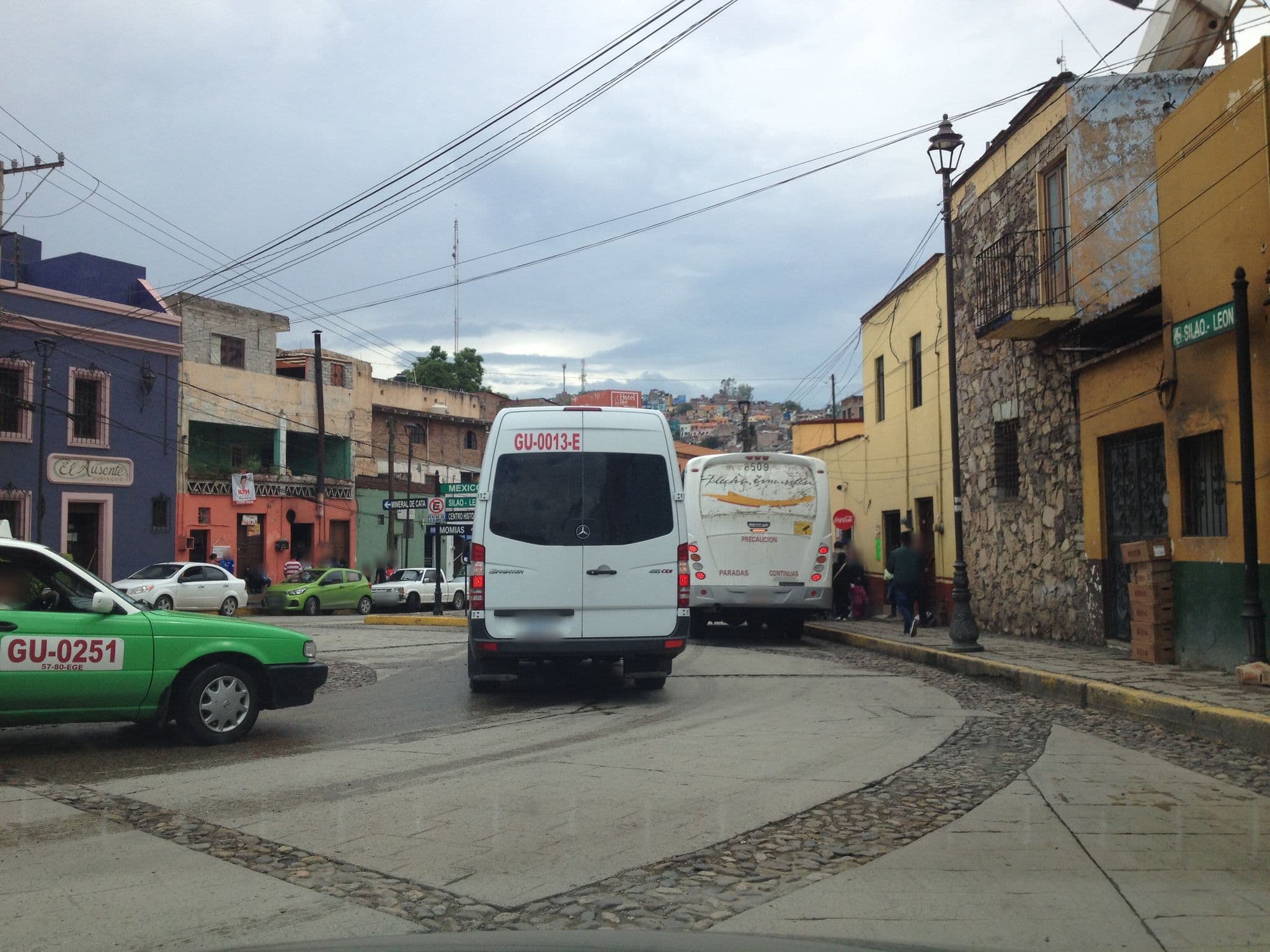 Street view near Hotel Dos Ríos, Guanajuato — © nicovargas (CC BY-SA · Mapillary)
