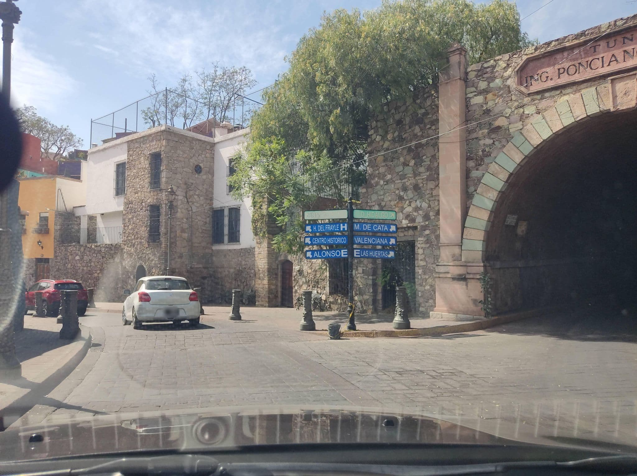 Street view near Hotelito El Chan, Guanajuato — © oramire (CC BY-SA · Mapillary)
