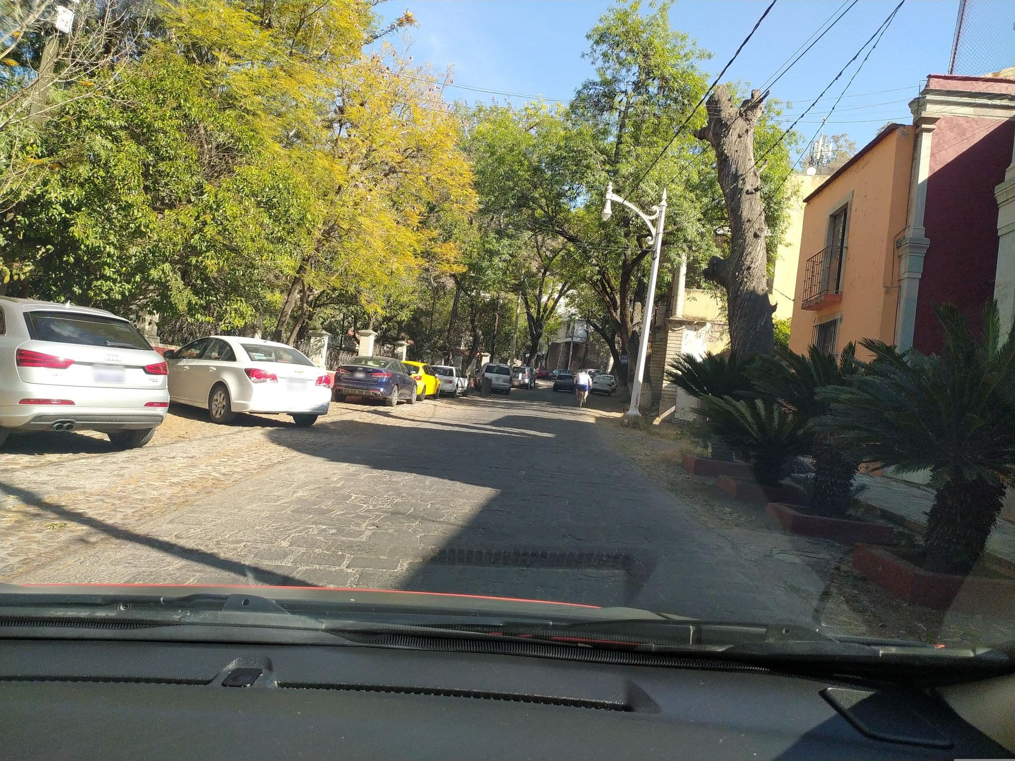 Street view near Casa Florencia Hotel Boutique, Guanajuato — © xe1gyp (CC BY-SA · Mapillary)