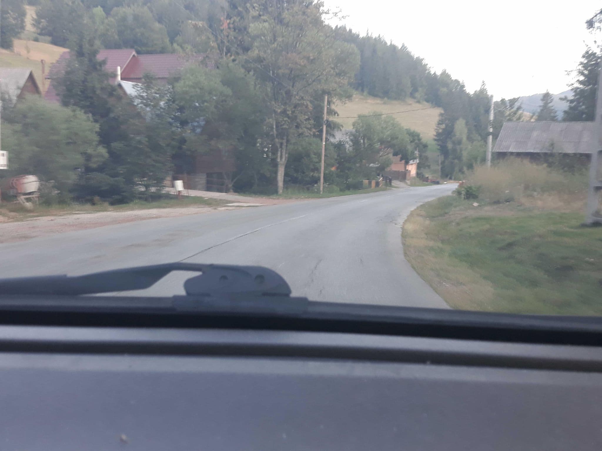 Street view near Casa Rodica, Arieşeni — © murmidon (CC BY-SA · Mapillary)