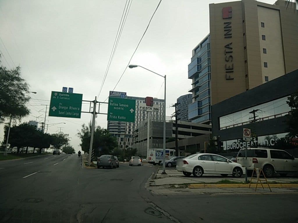 Street view near Gimnasio Fiesta Inn Valle, Monterrey — © ccossio (CC BY-SA · Mapillary)