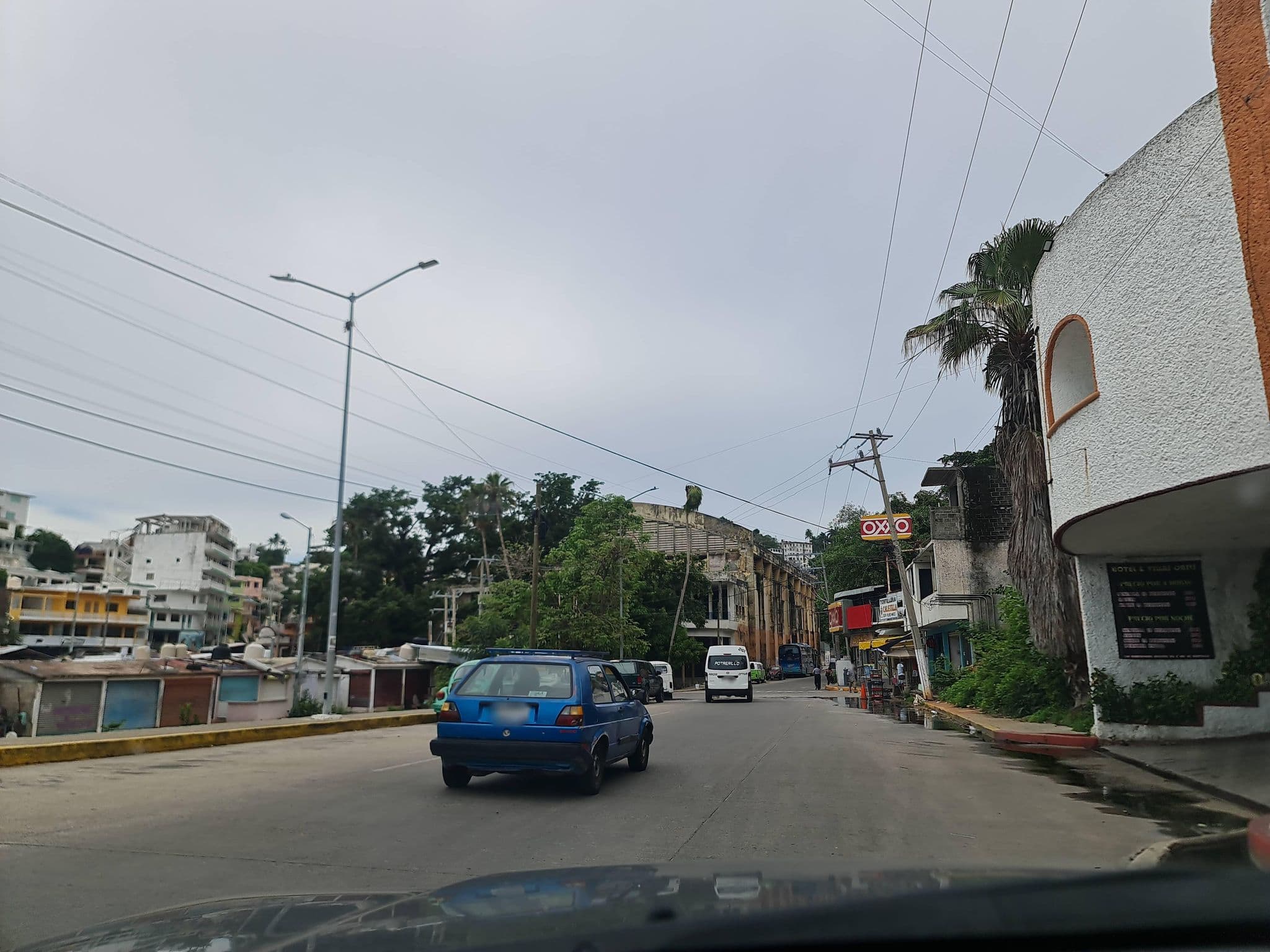 Street view near Motel Oasis, Acapulco de Juárez — © SamOlivaresl (CC BY-SA · Mapillary)
