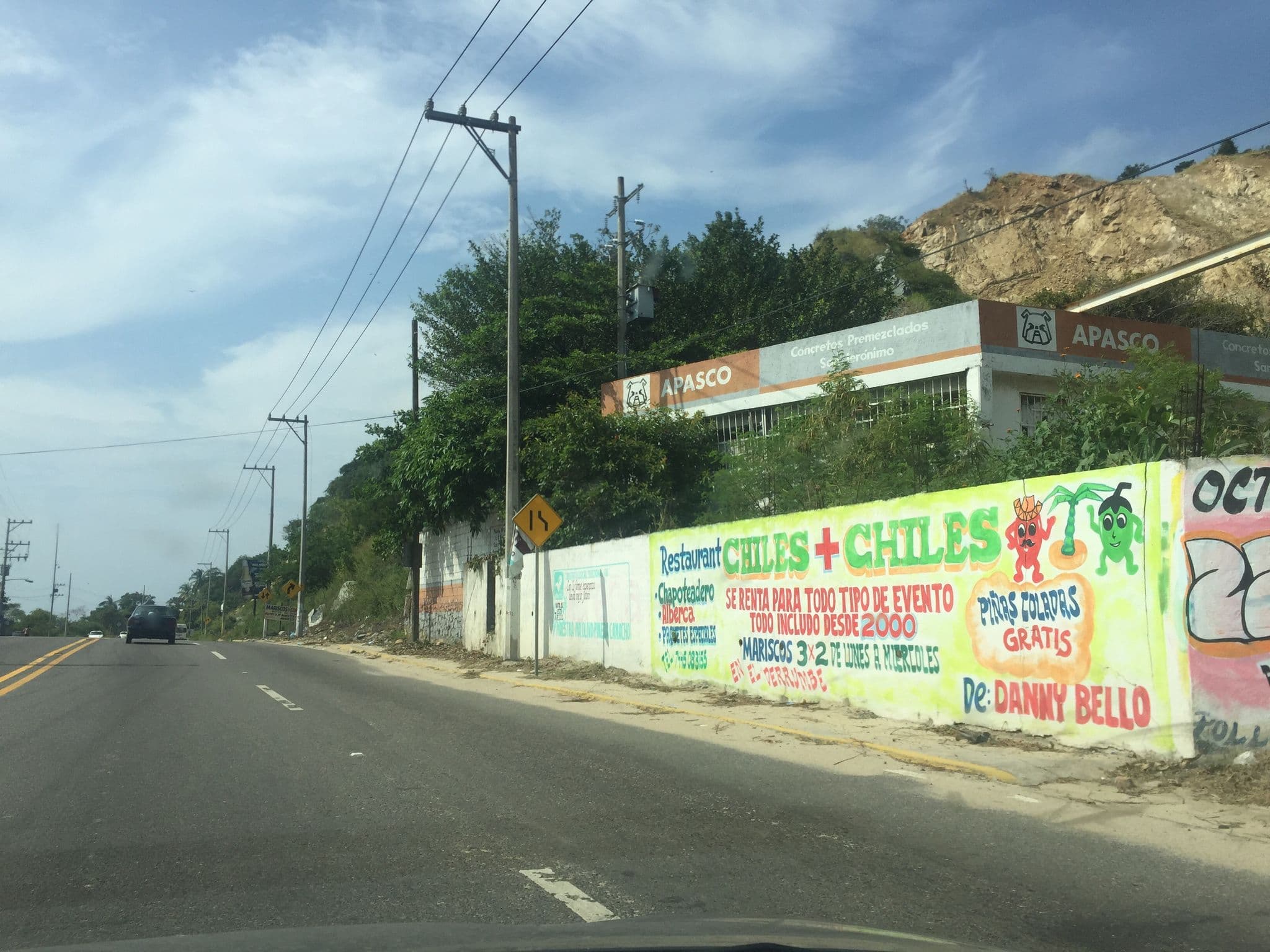 Street view near motel el derrumbe, Acapulco de Juárez — © mapeadora (CC BY-SA · Mapillary)
