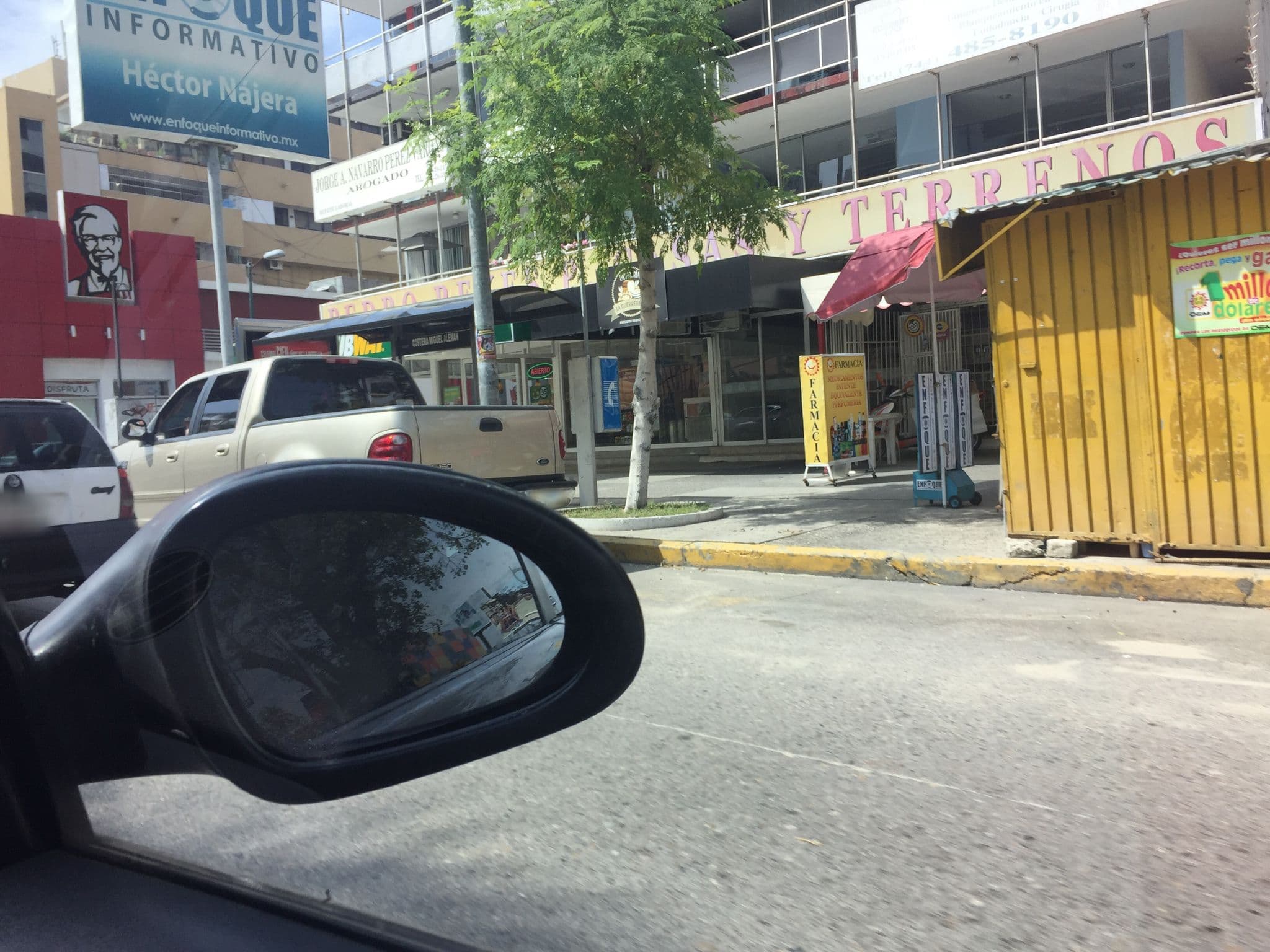 Street view near Rul's hotel, Acapulco de Juárez — © mapeadora (CC BY-SA · Mapillary)