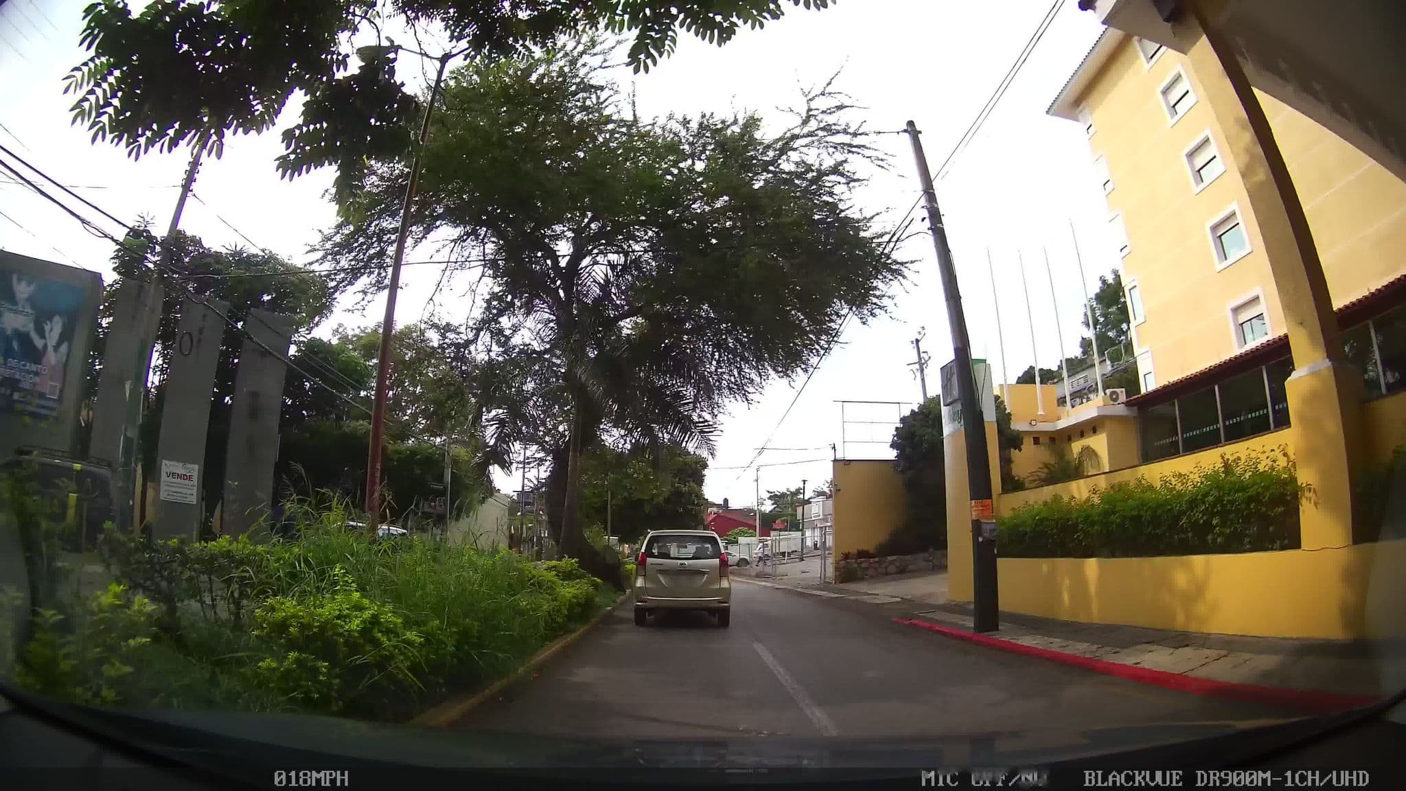 Street view near Holiday Inn Cuernavaca, Cuernavaca — © kaart_4 (CC BY-SA · Mapillary)