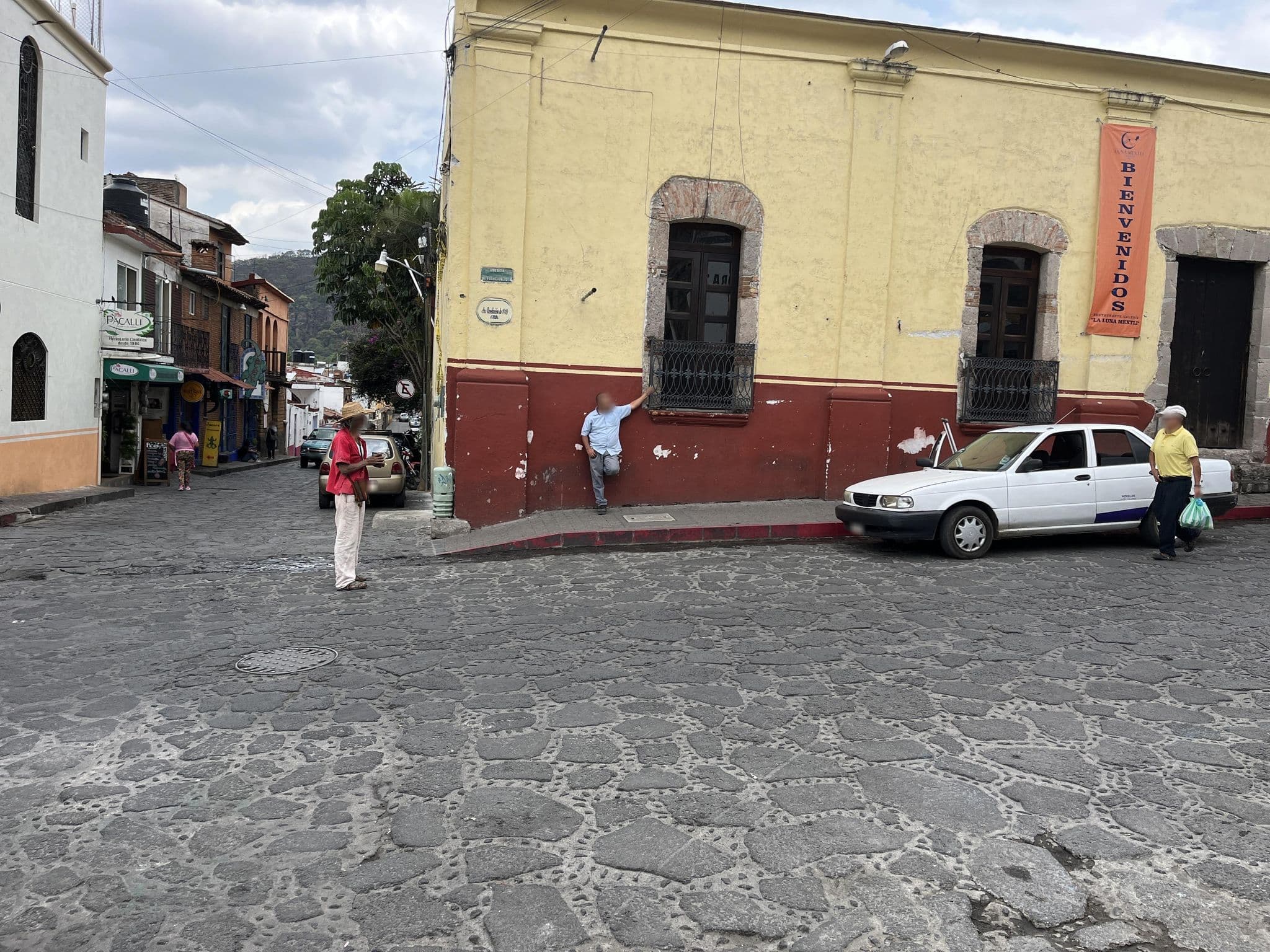 Street view near La Vencedora, Tepoztlán — © fabriziouru (CC BY-SA · Mapillary)