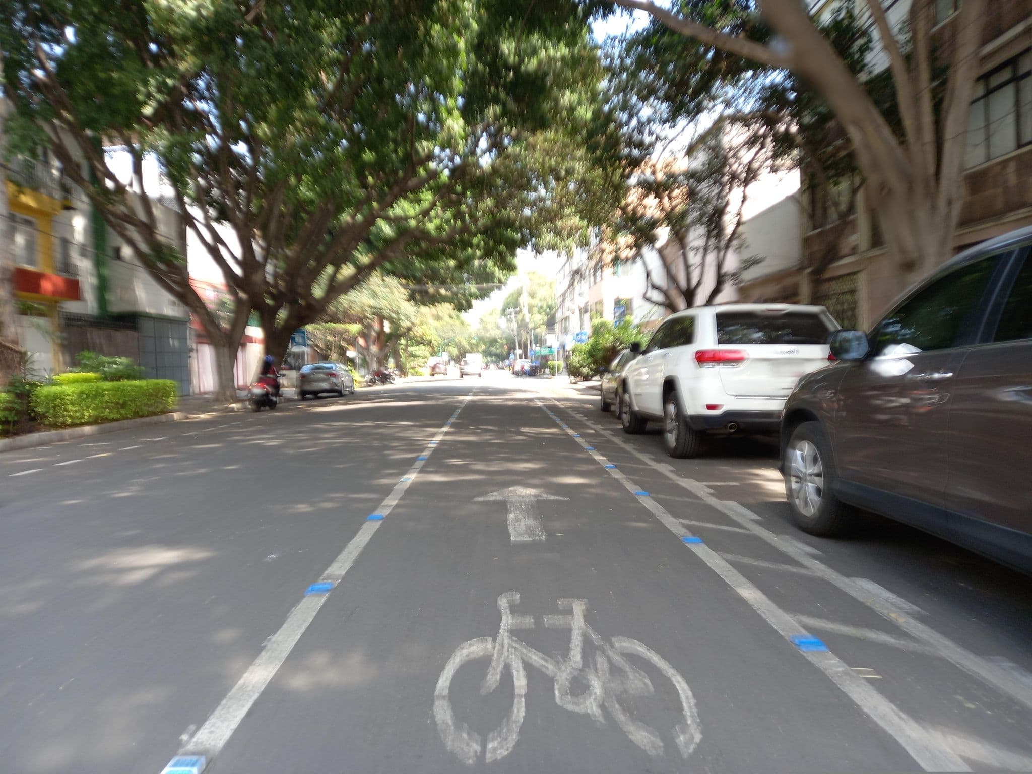 Street view near Suites Georgia 139, Colonia del Valle — © BatmanIsReal (CC BY-SA · Mapillary)