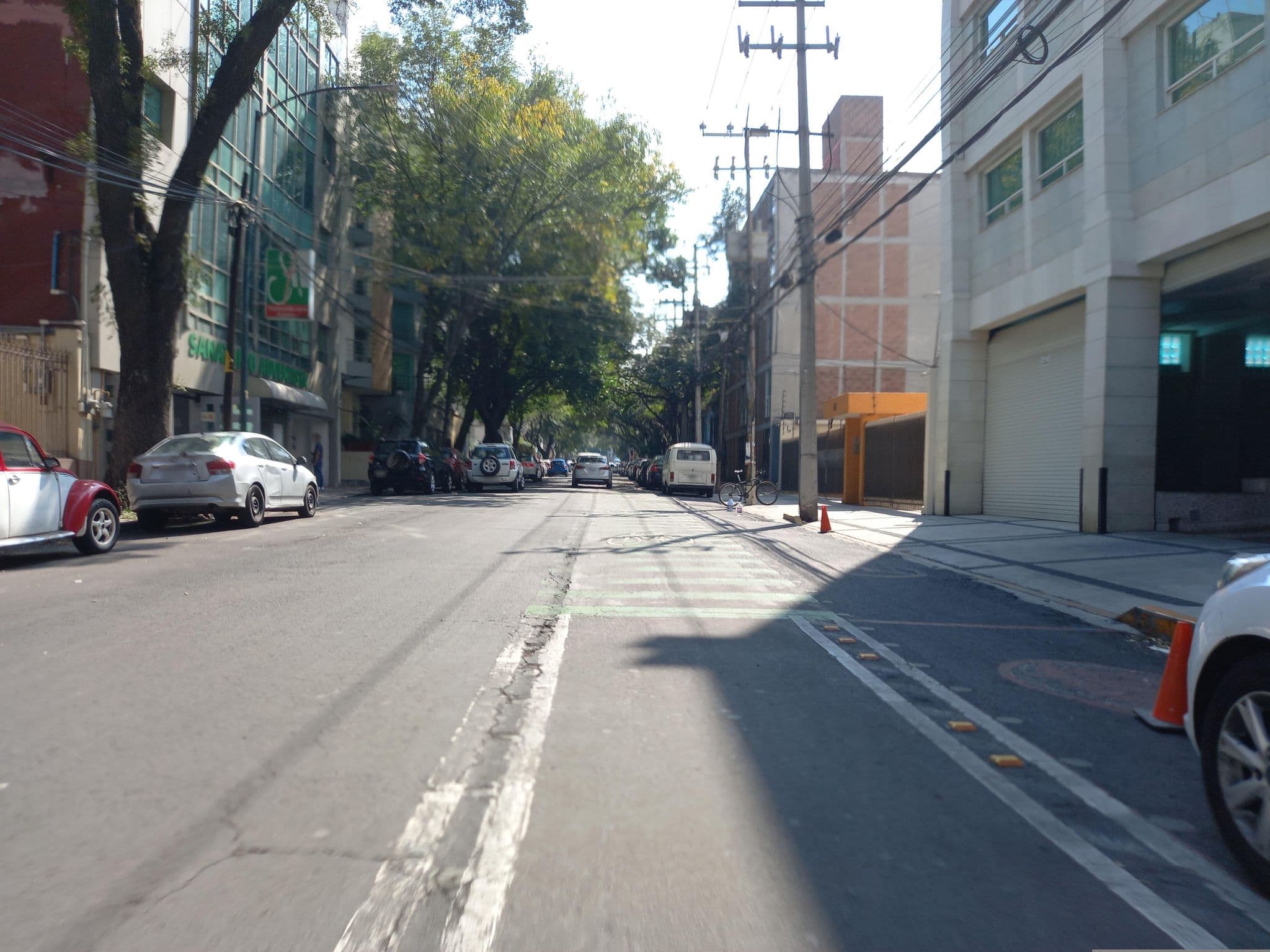 Street view near Hotel Escandon, Colonia del Valle — © BatmanIsReal (CC BY-SA · Mapillary)