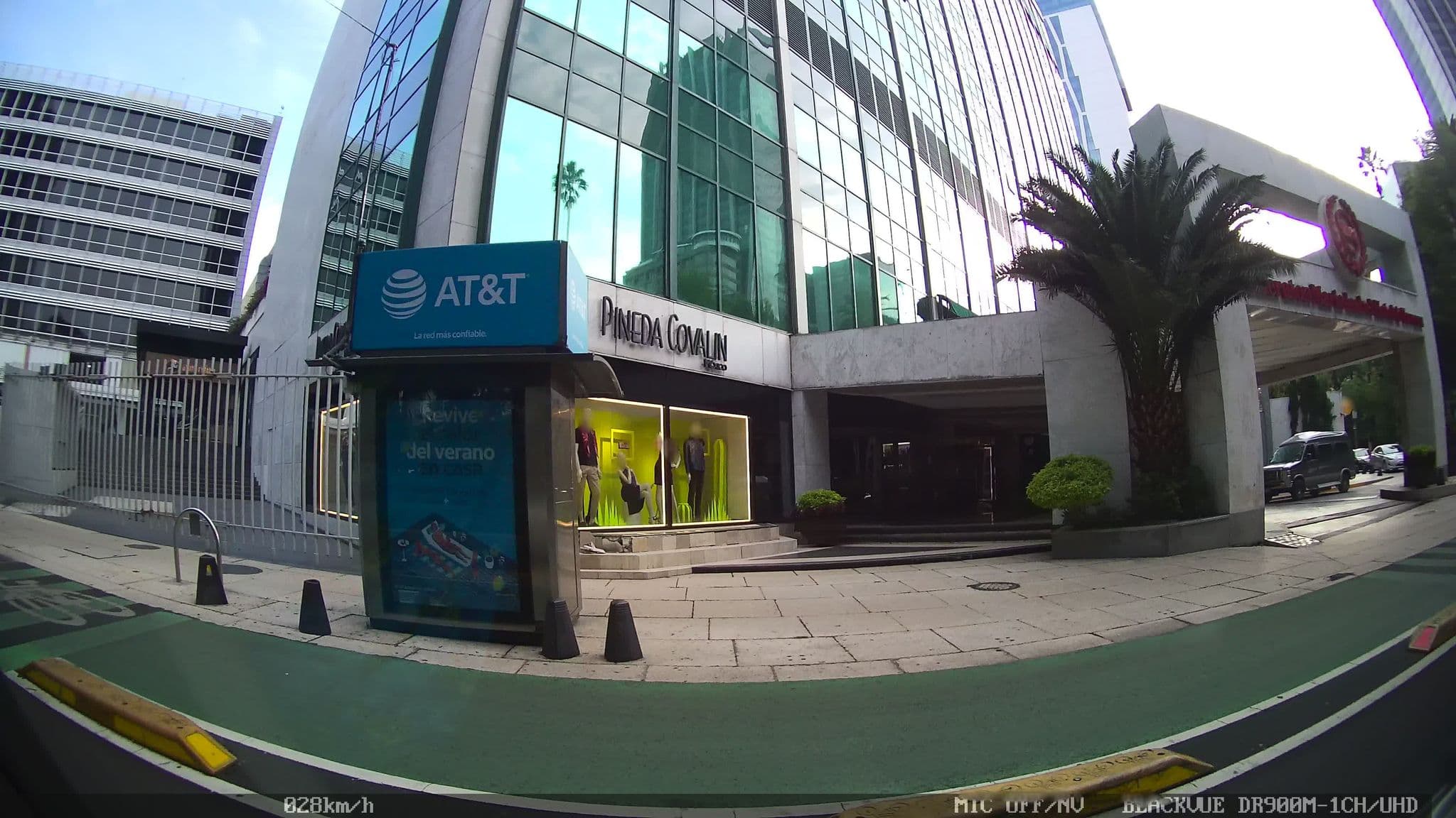 Street view near Sheraton Rooftop Pool, Cuauhtémoc — © kaart_2 (CC BY-SA · Mapillary)