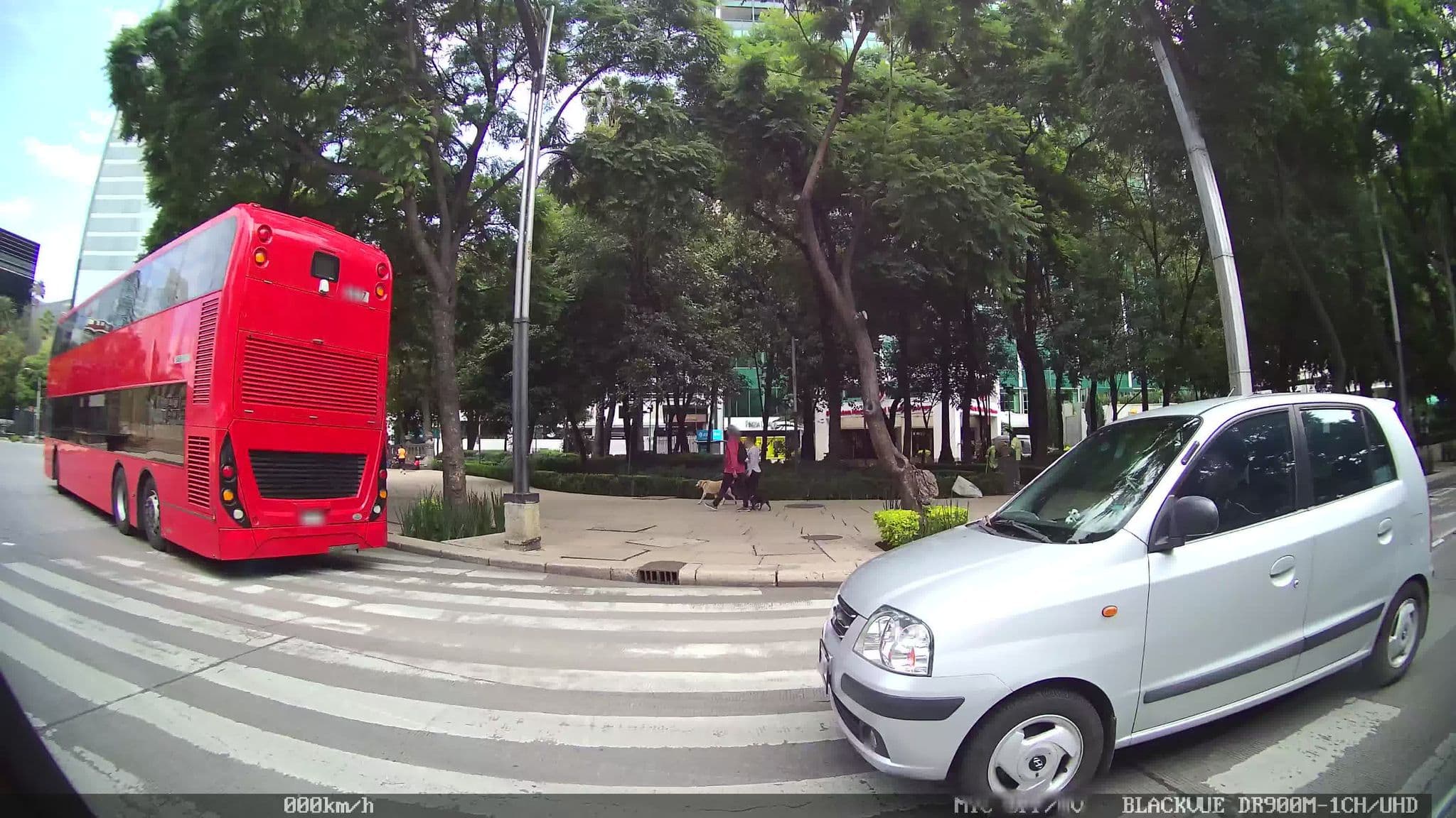 Street view near Hotel Krystal Rosa, Cuauhtémoc — © kaart_2 (CC BY-SA · Mapillary)