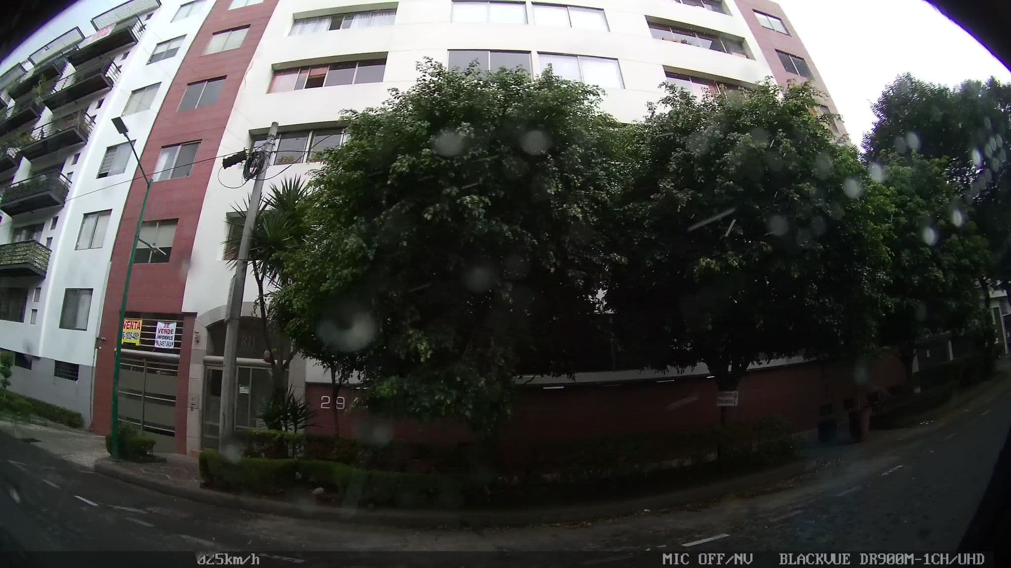 Street view near Hostal Zen, Polanco — © kaart_2 (CC BY-SA · Mapillary)